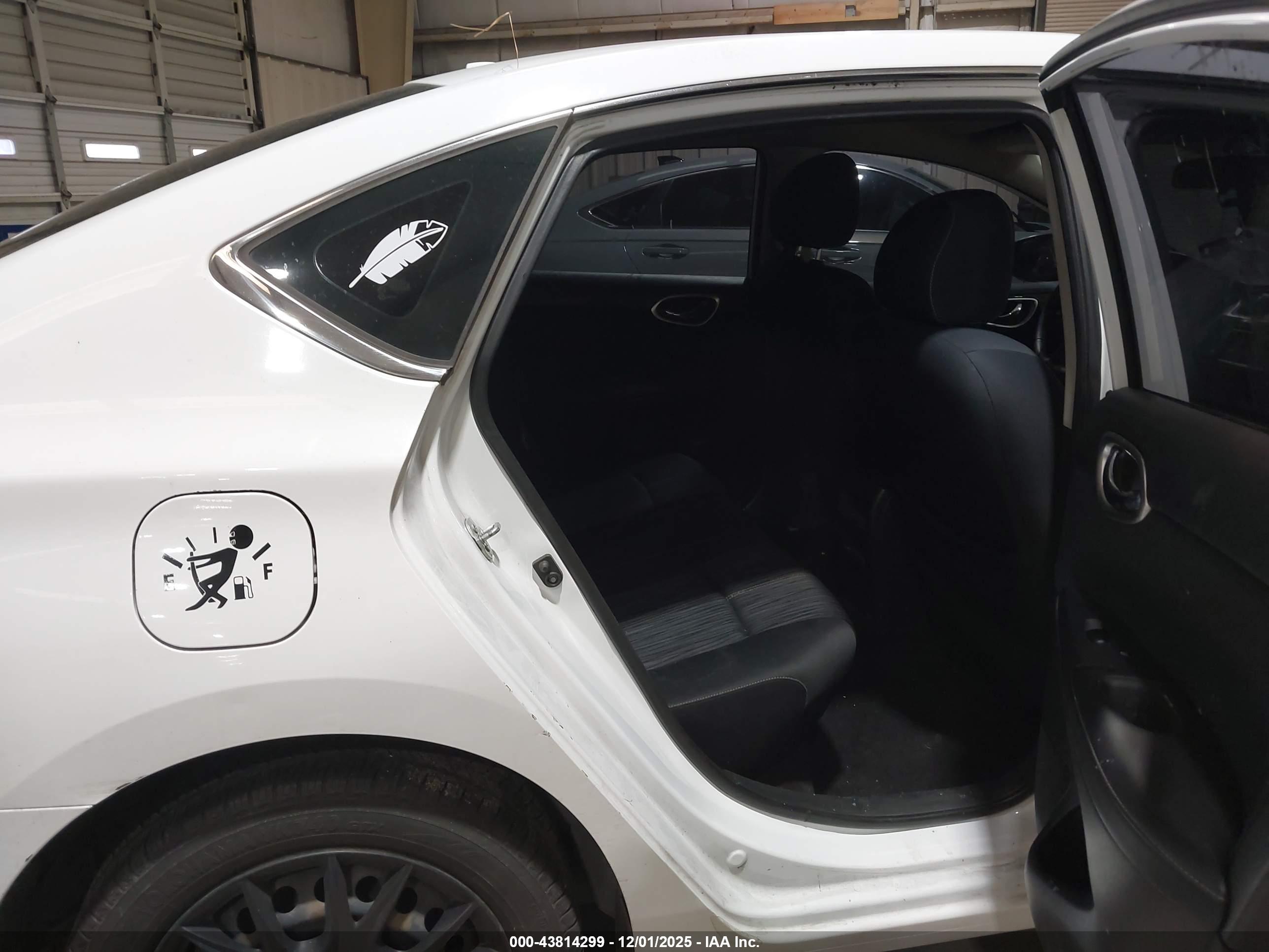 NISSAN SENTRA image 8