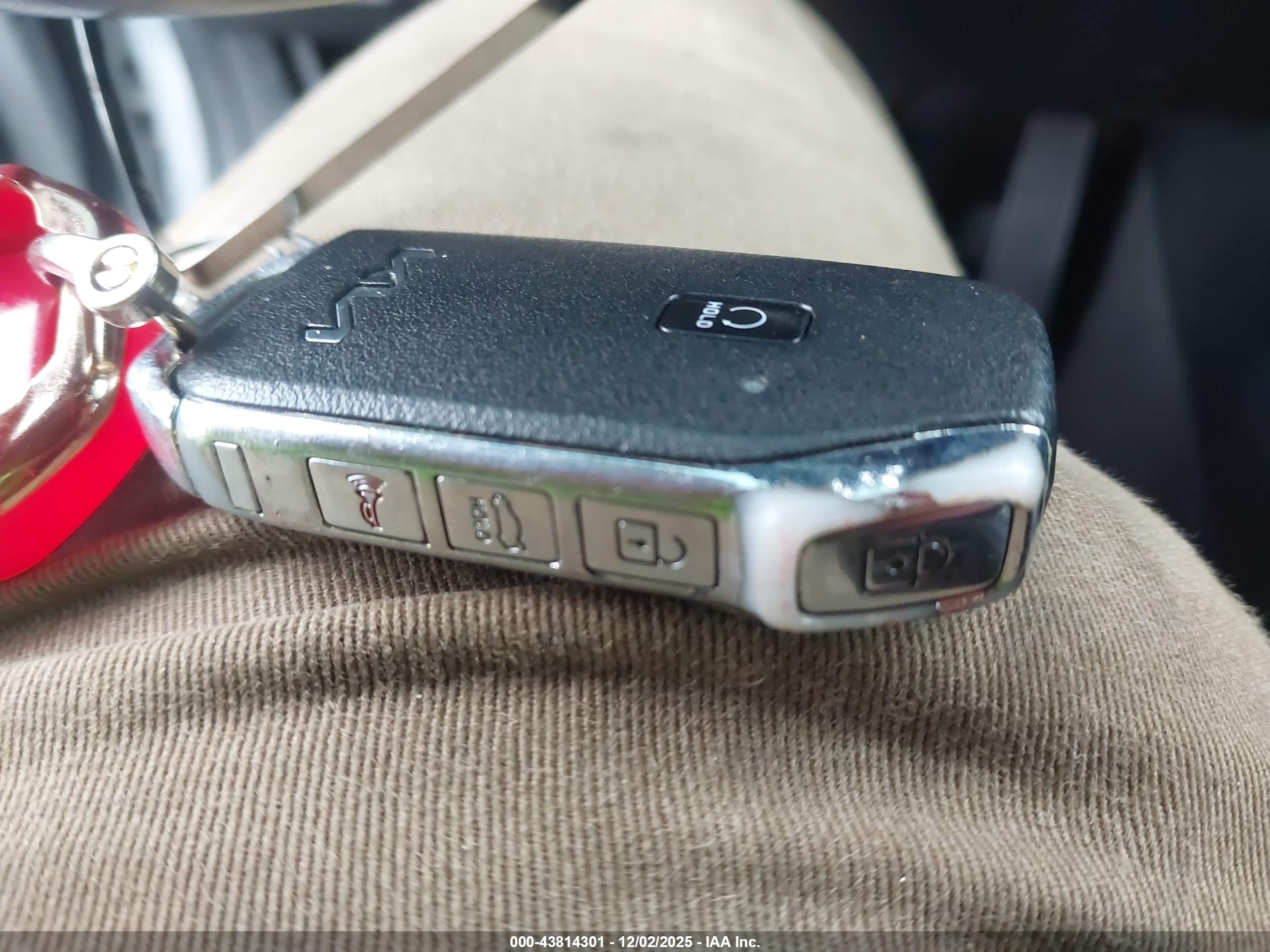KIA K5 image 11