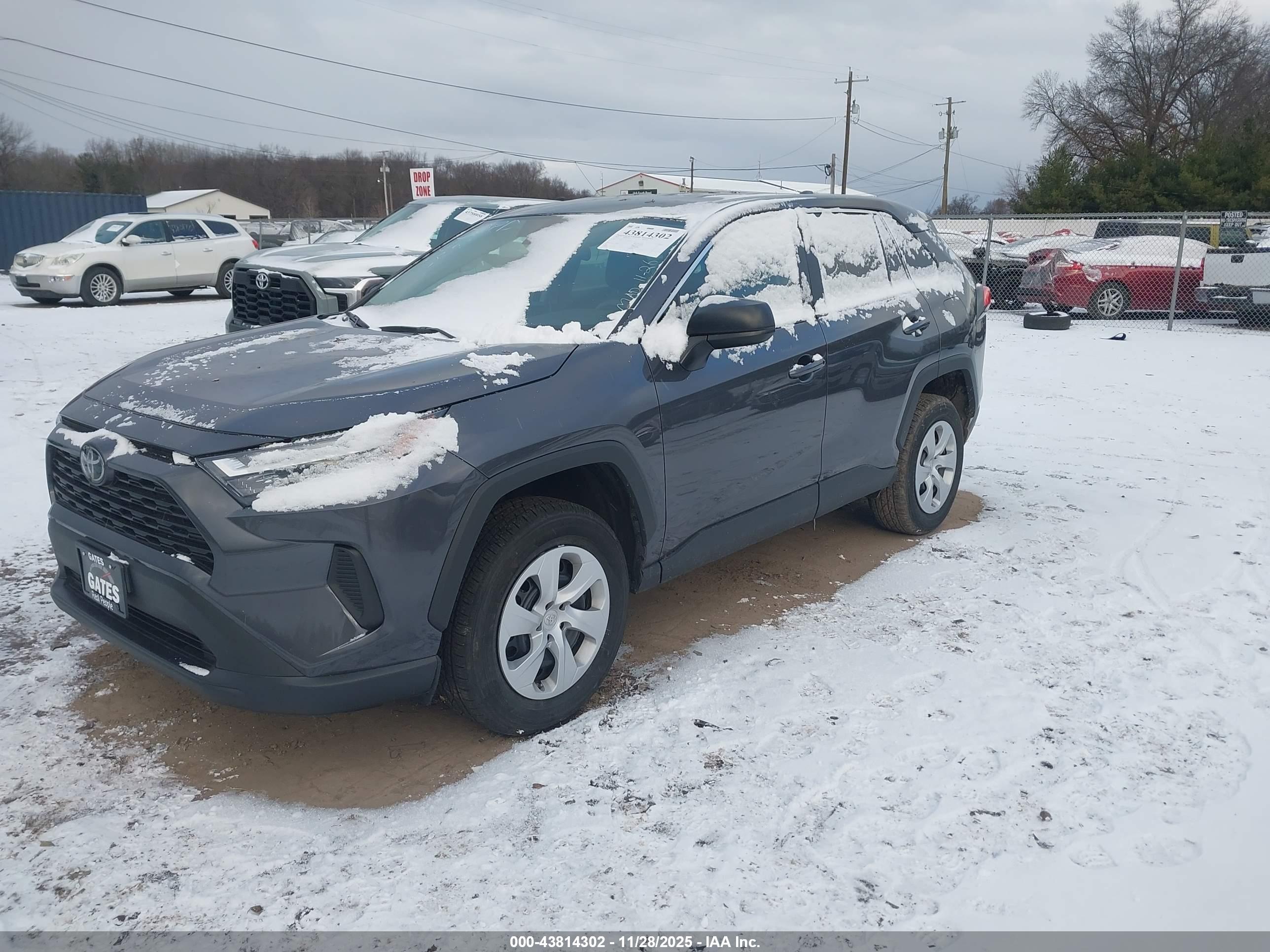 TOYOTA RAV4 image 2