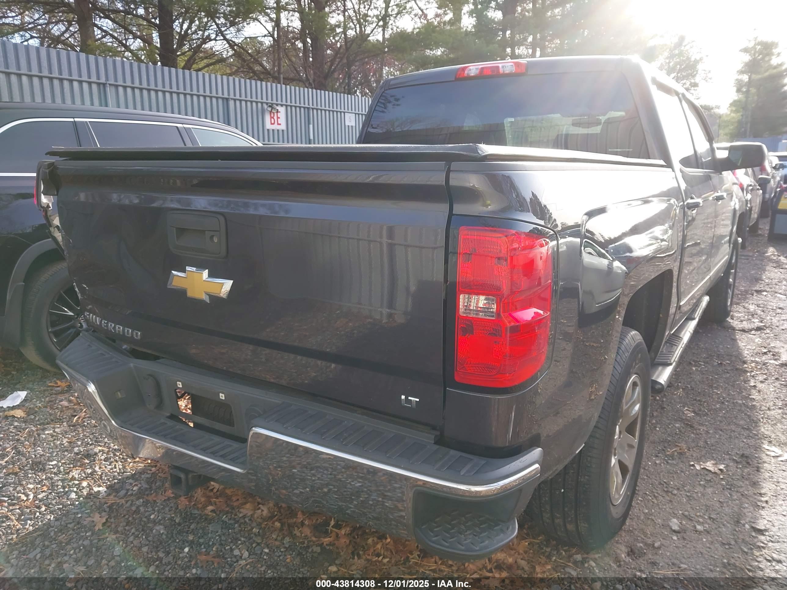CHEVROLET SILVERADO image 4