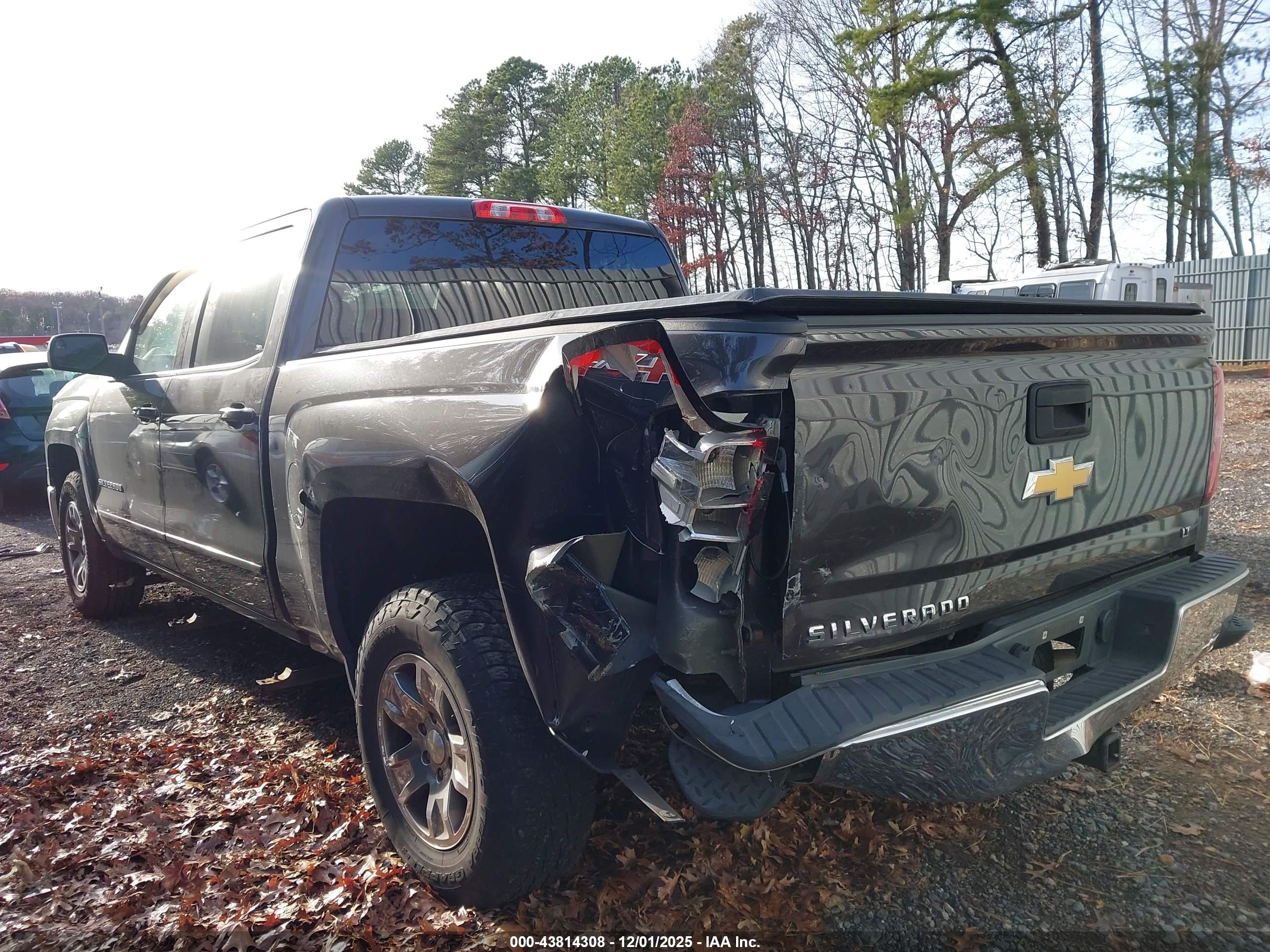 CHEVROLET SILVERADO image 6