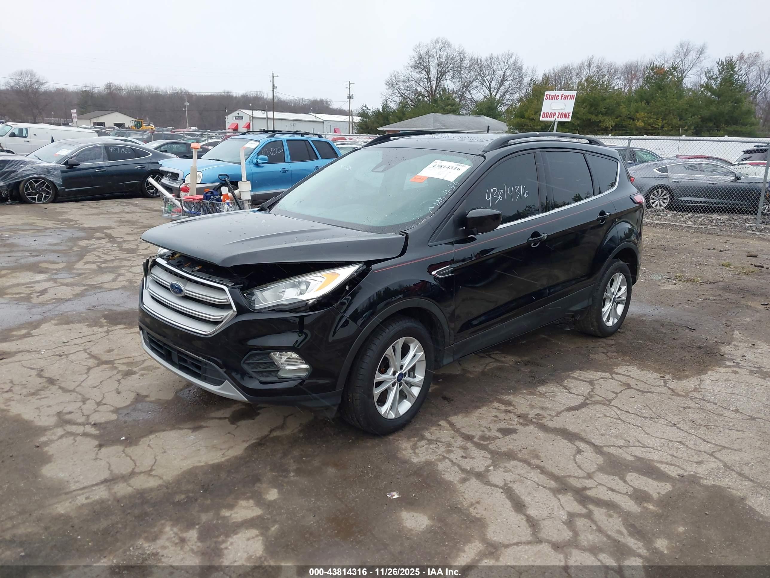 FORD ESCAPE image 2