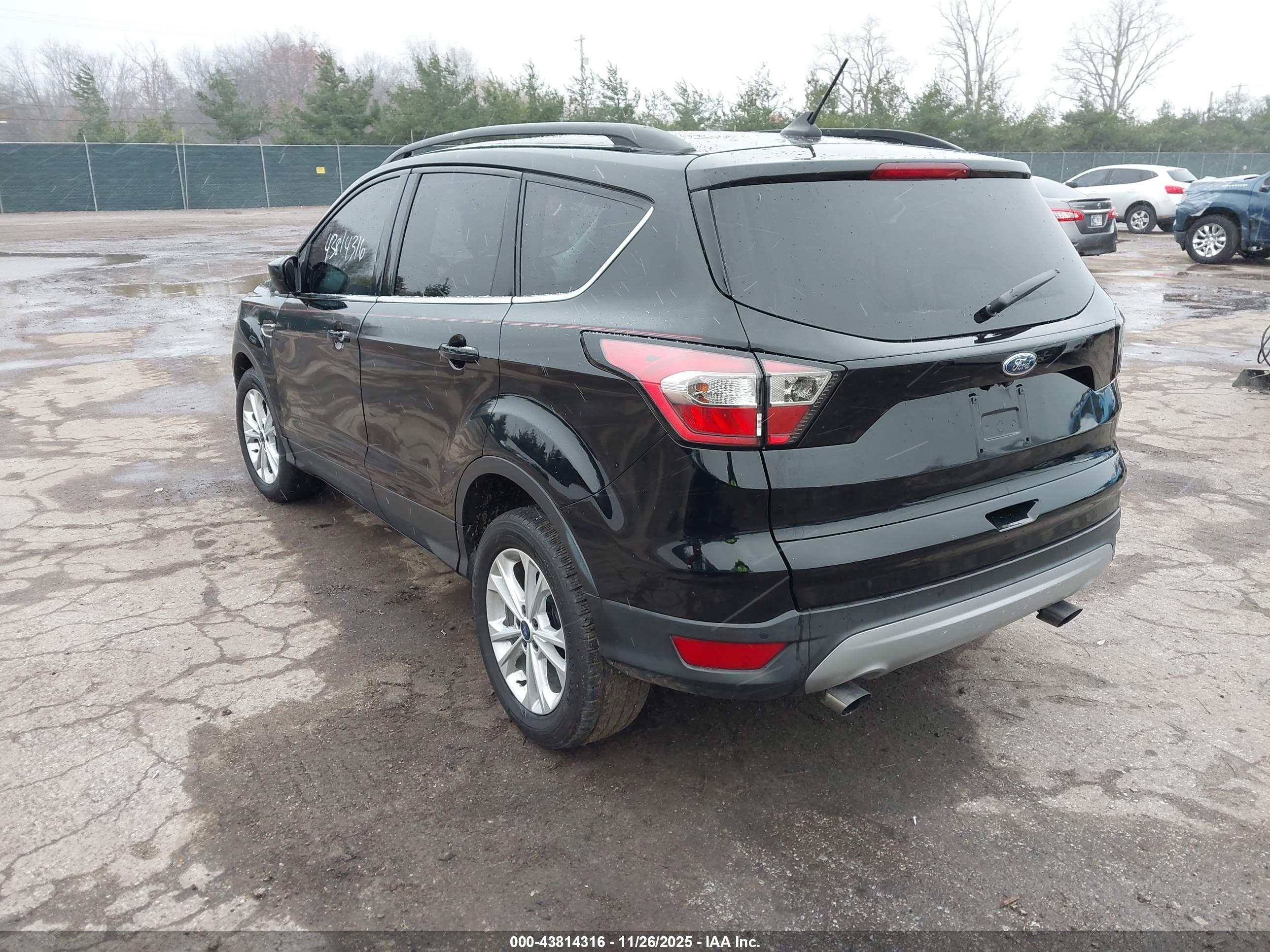 FORD ESCAPE image 3