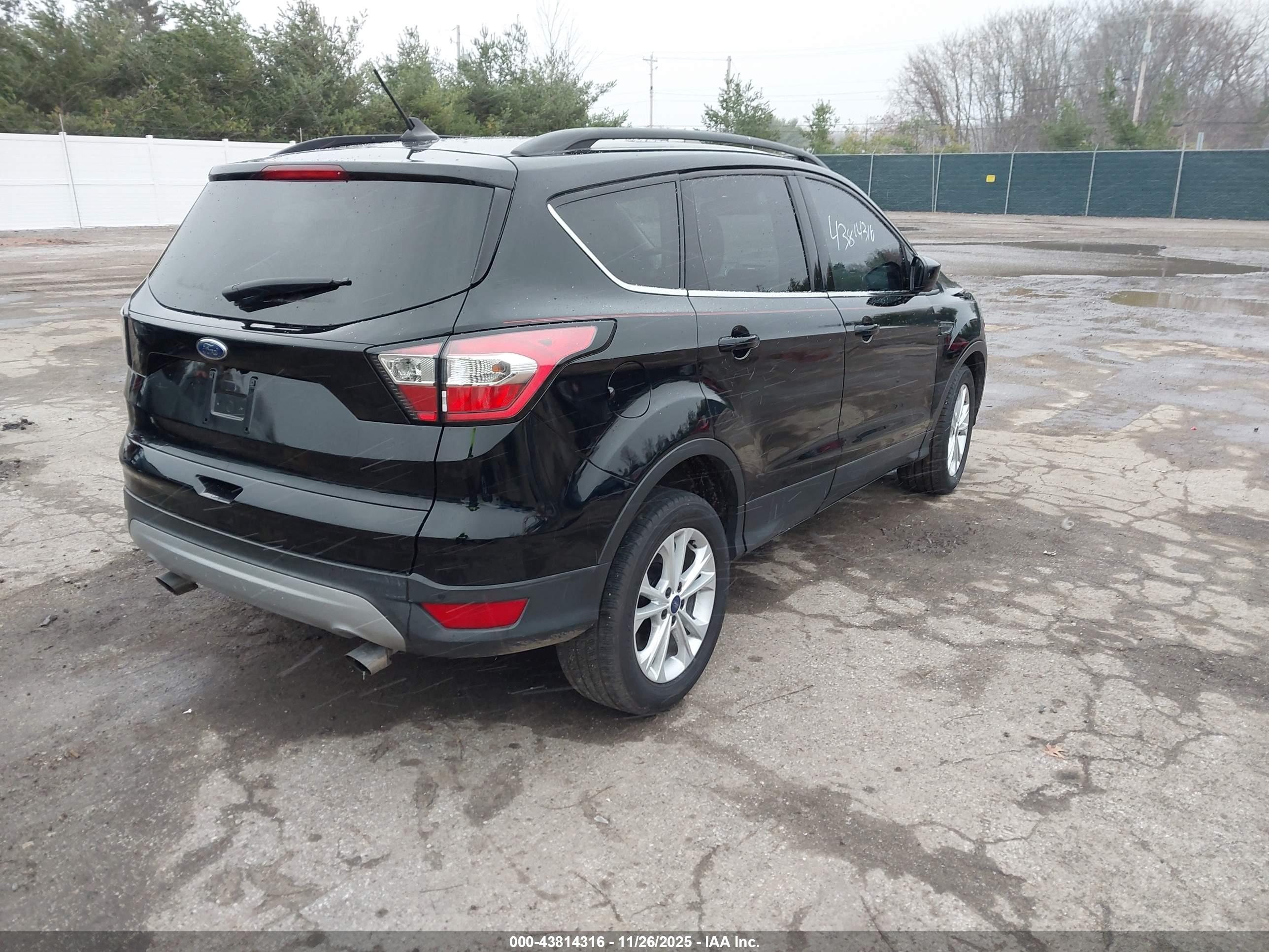 FORD ESCAPE image 4