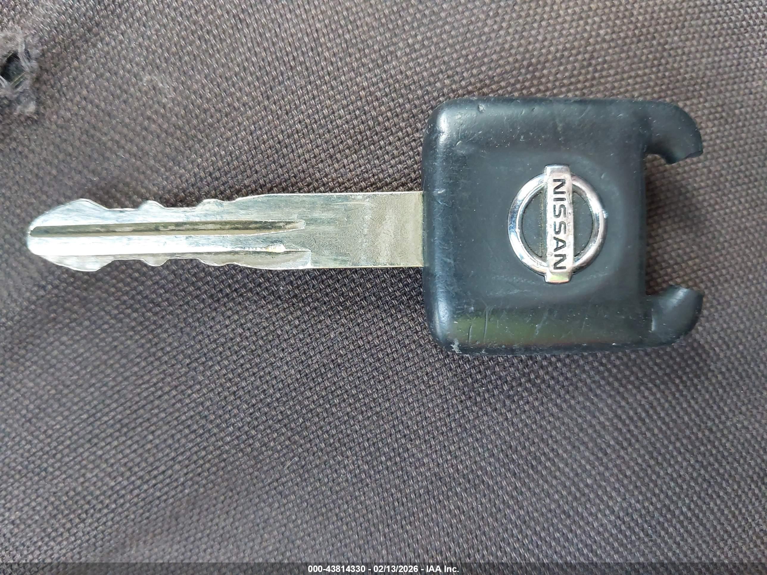 NISSAN VERSA image 11