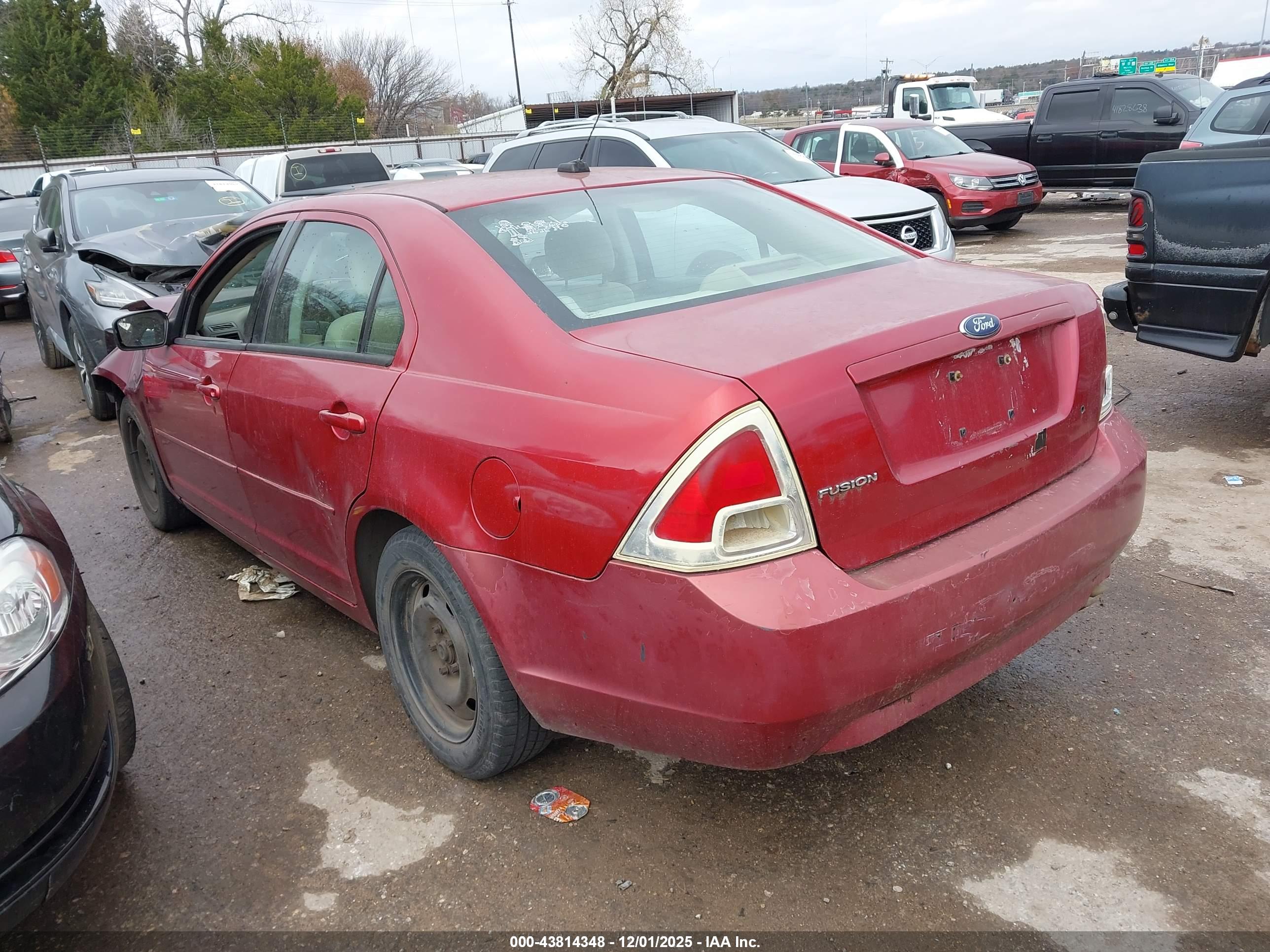 FORD FUSION image 3