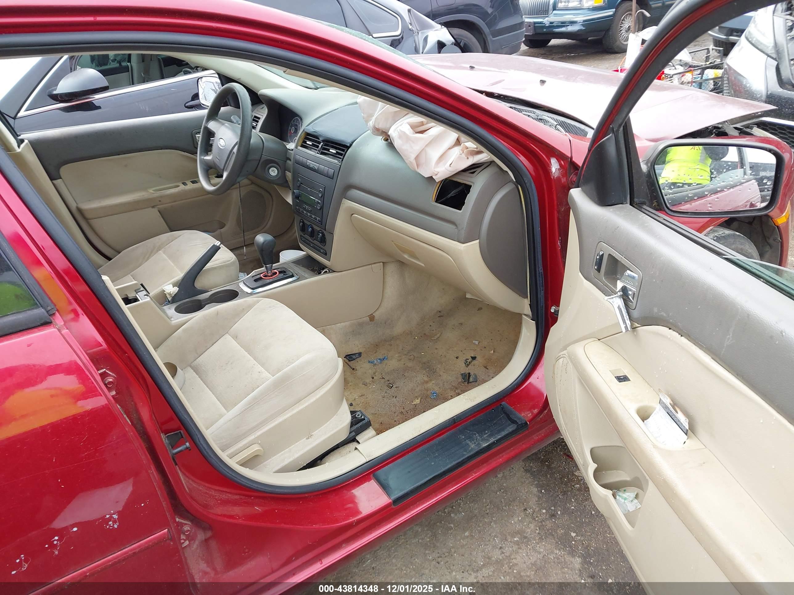 FORD FUSION image 5