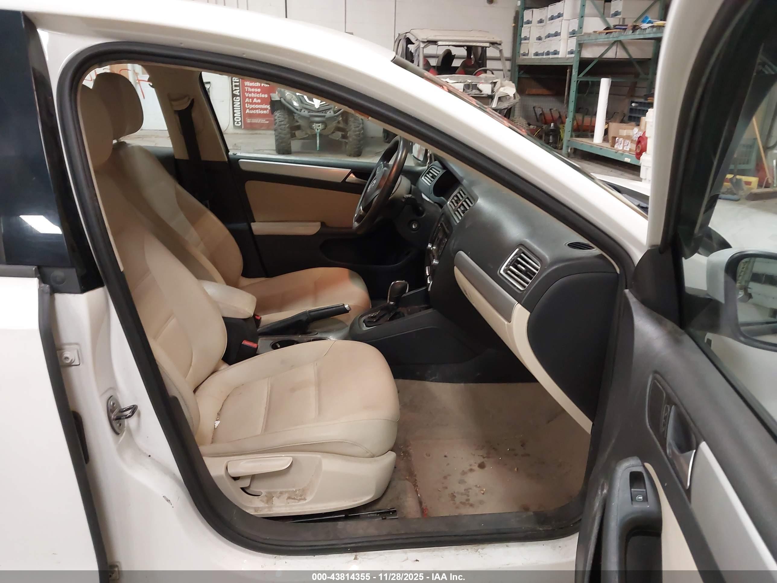 VOLKSWAGEN JETTA image 5