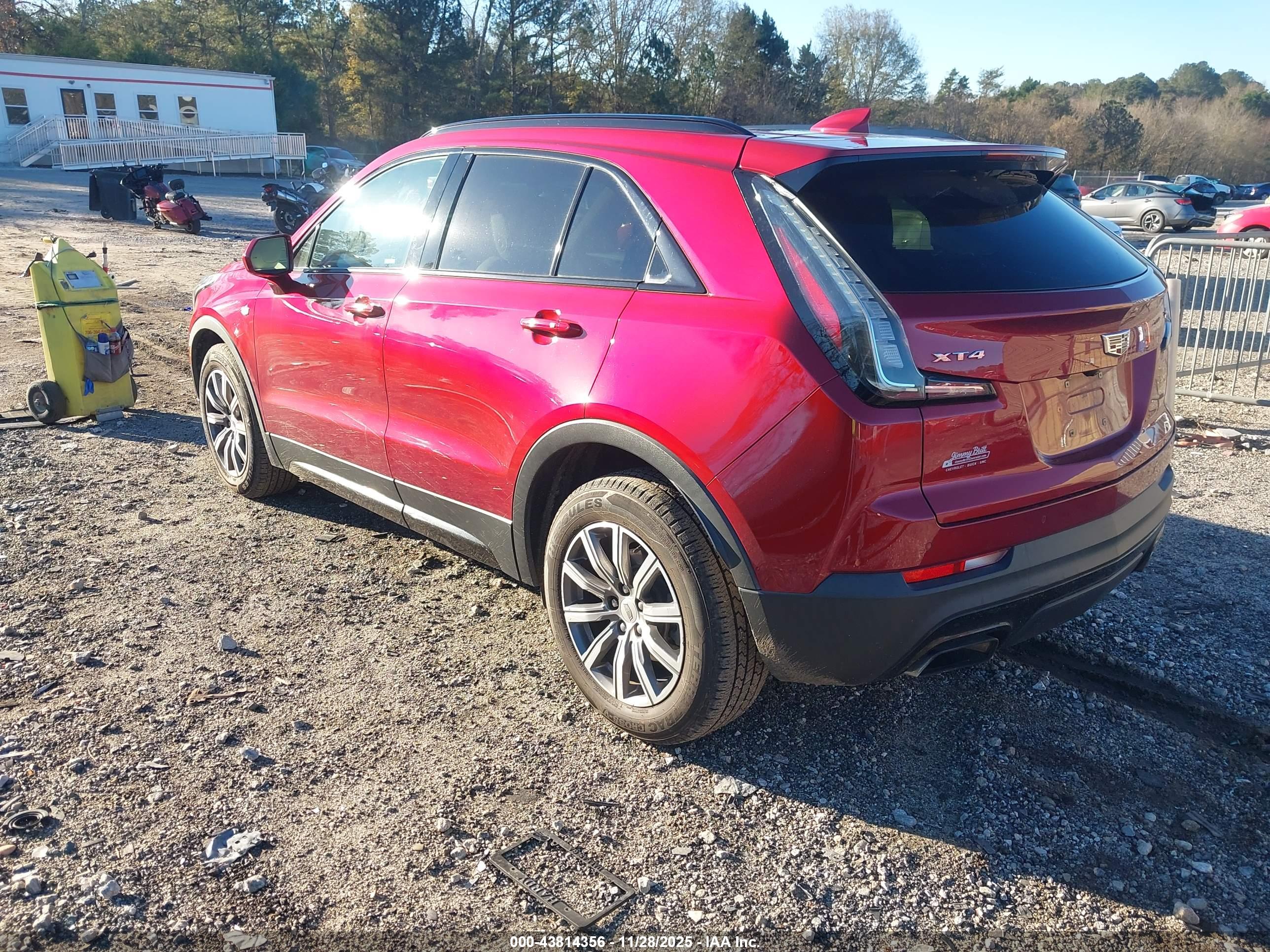 CADILLAC XT4 image 3