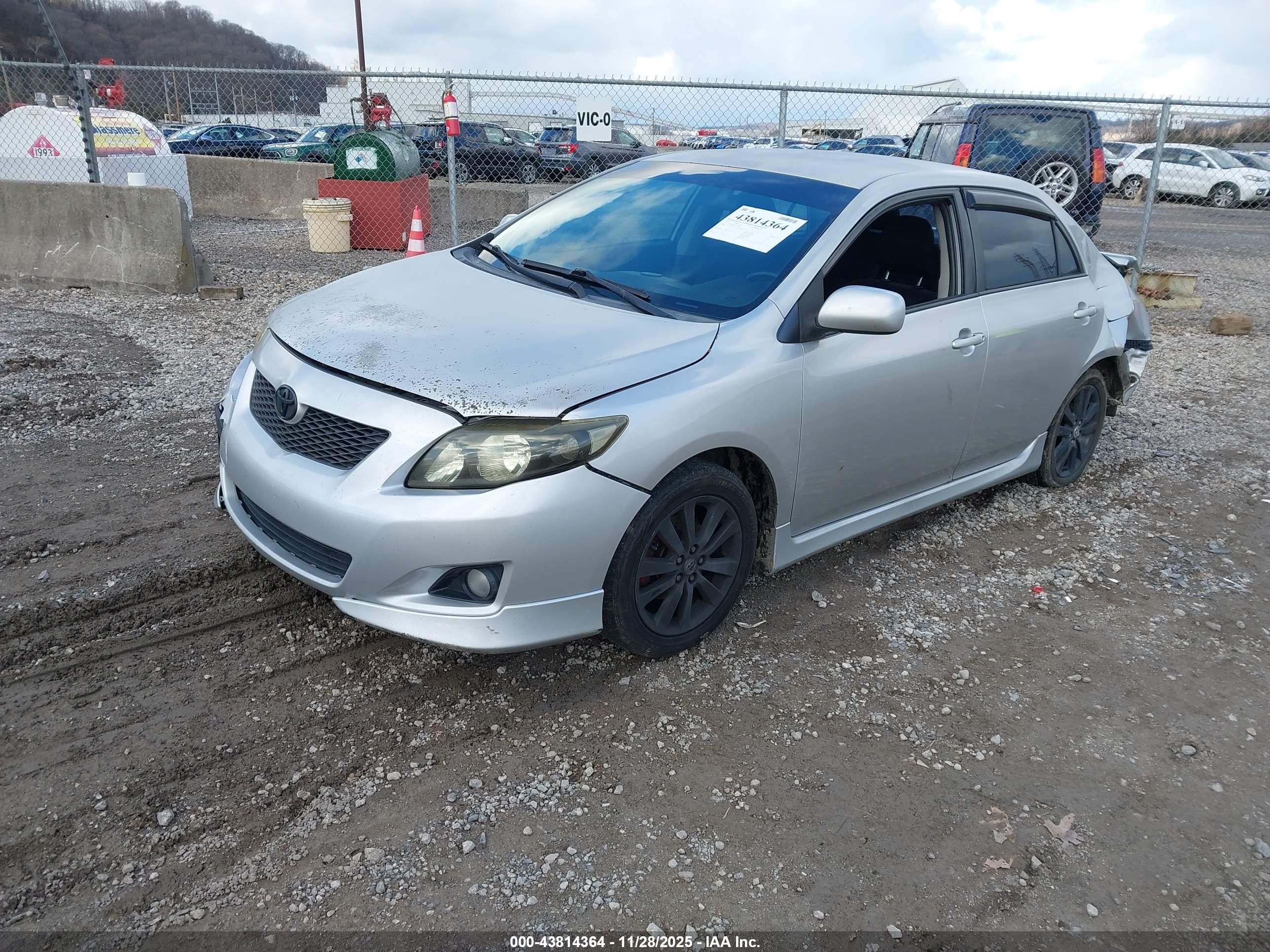 TOYOTA COROLLA image 2