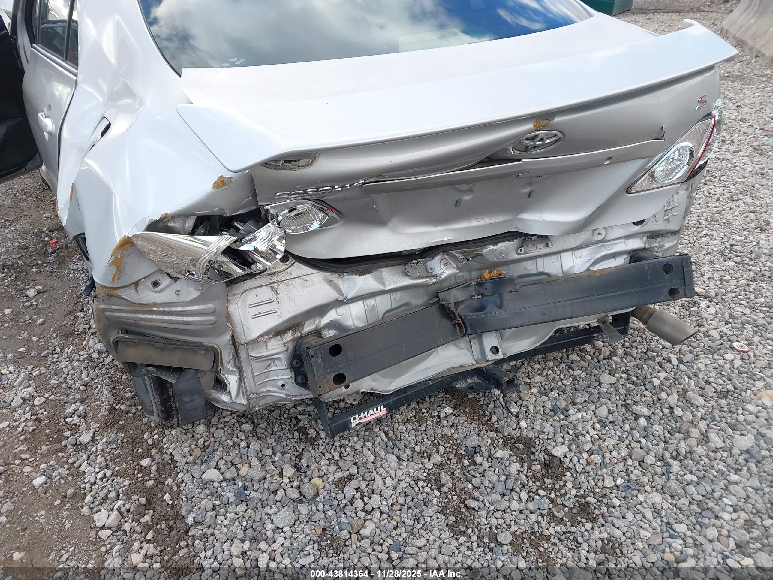 TOYOTA COROLLA image 6