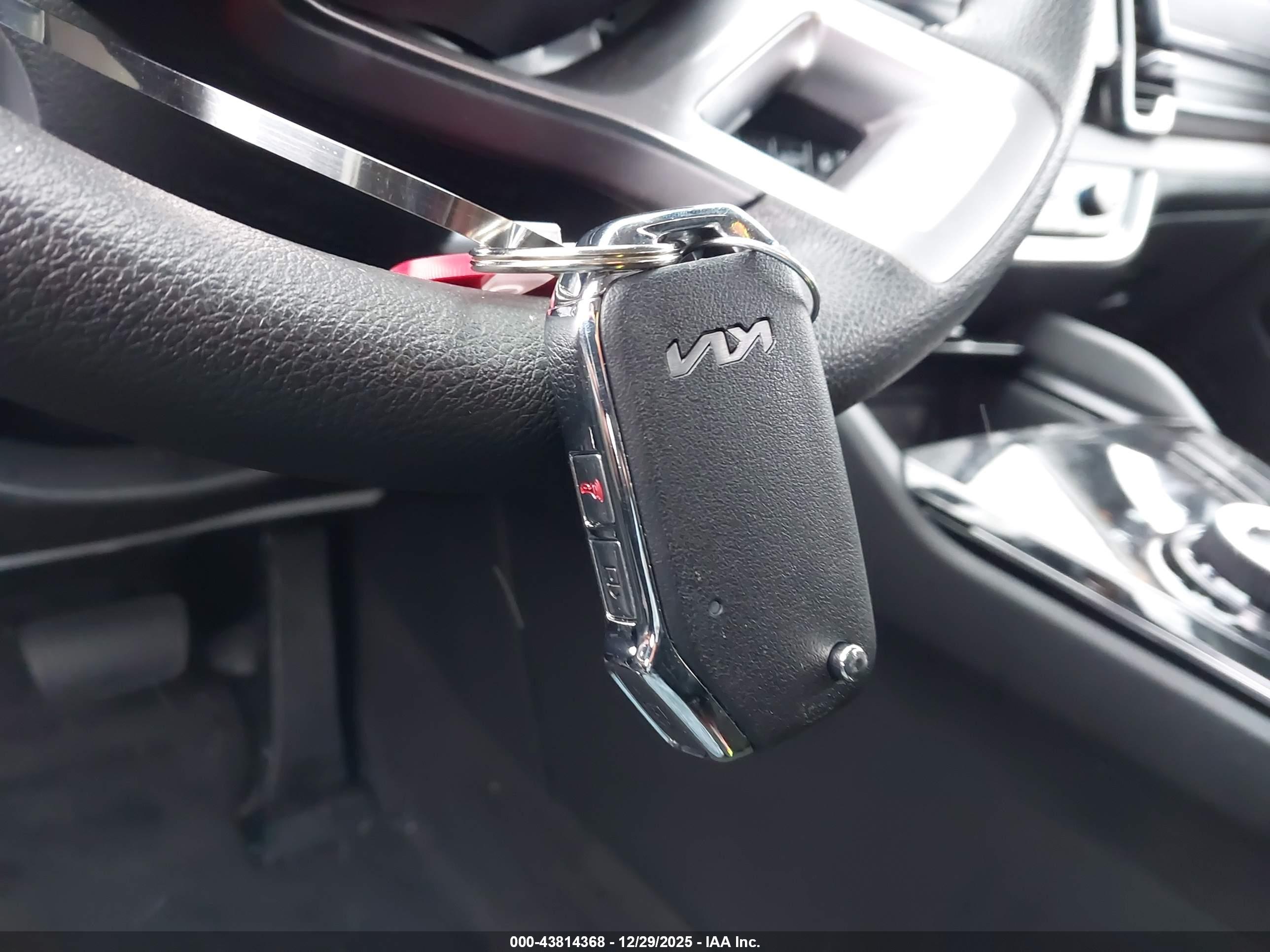 KIA SPORTAGE image 11