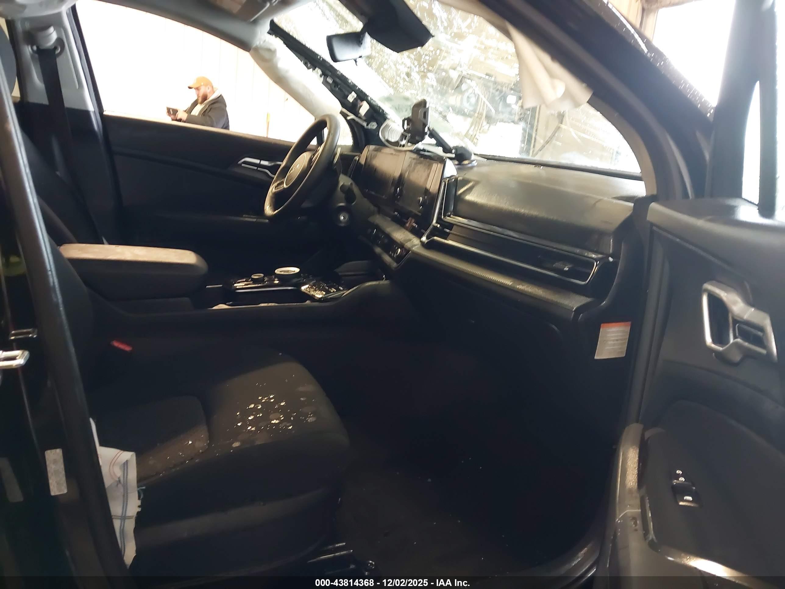 KIA SPORTAGE image 5