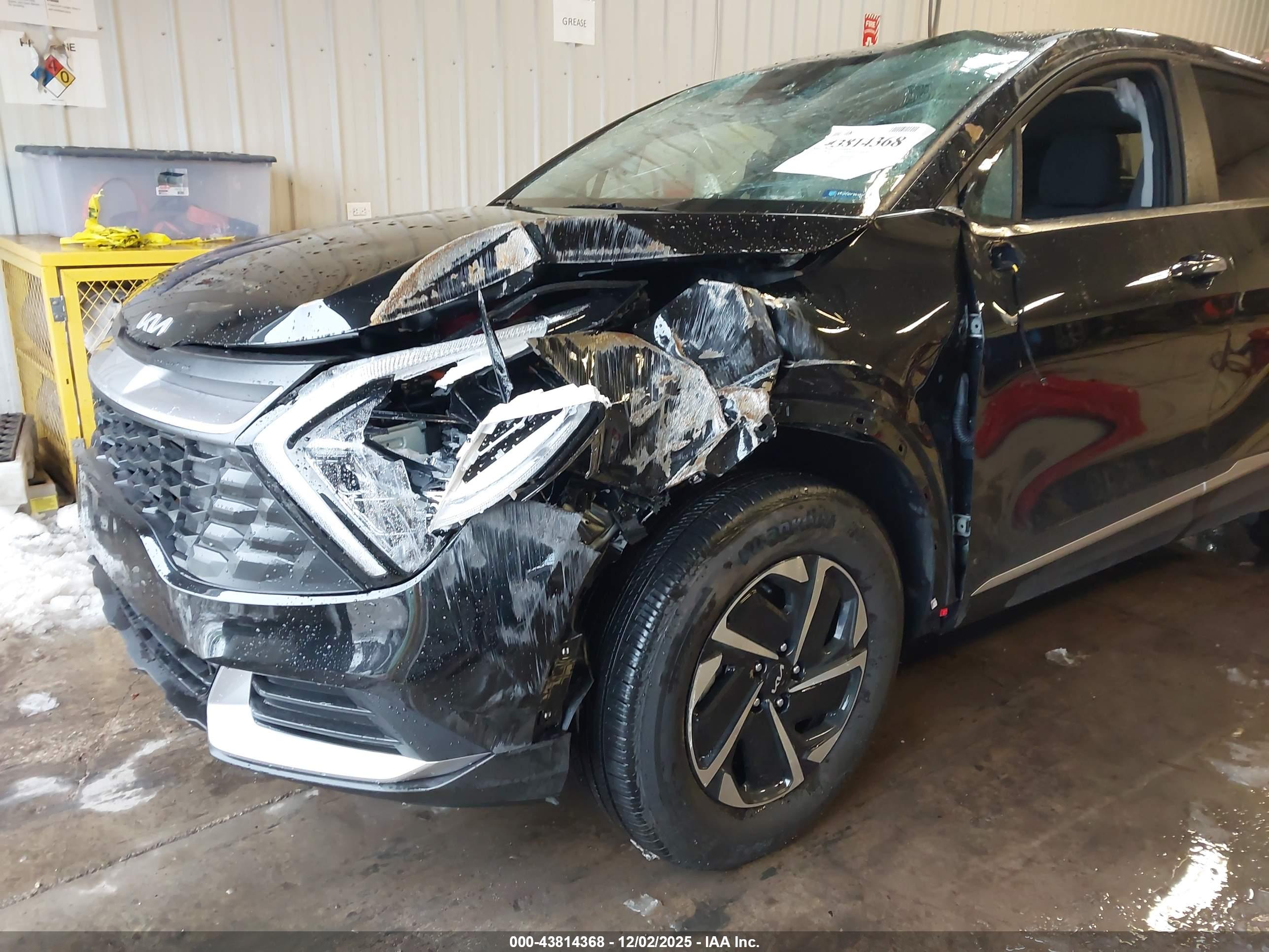 KIA SPORTAGE image 6