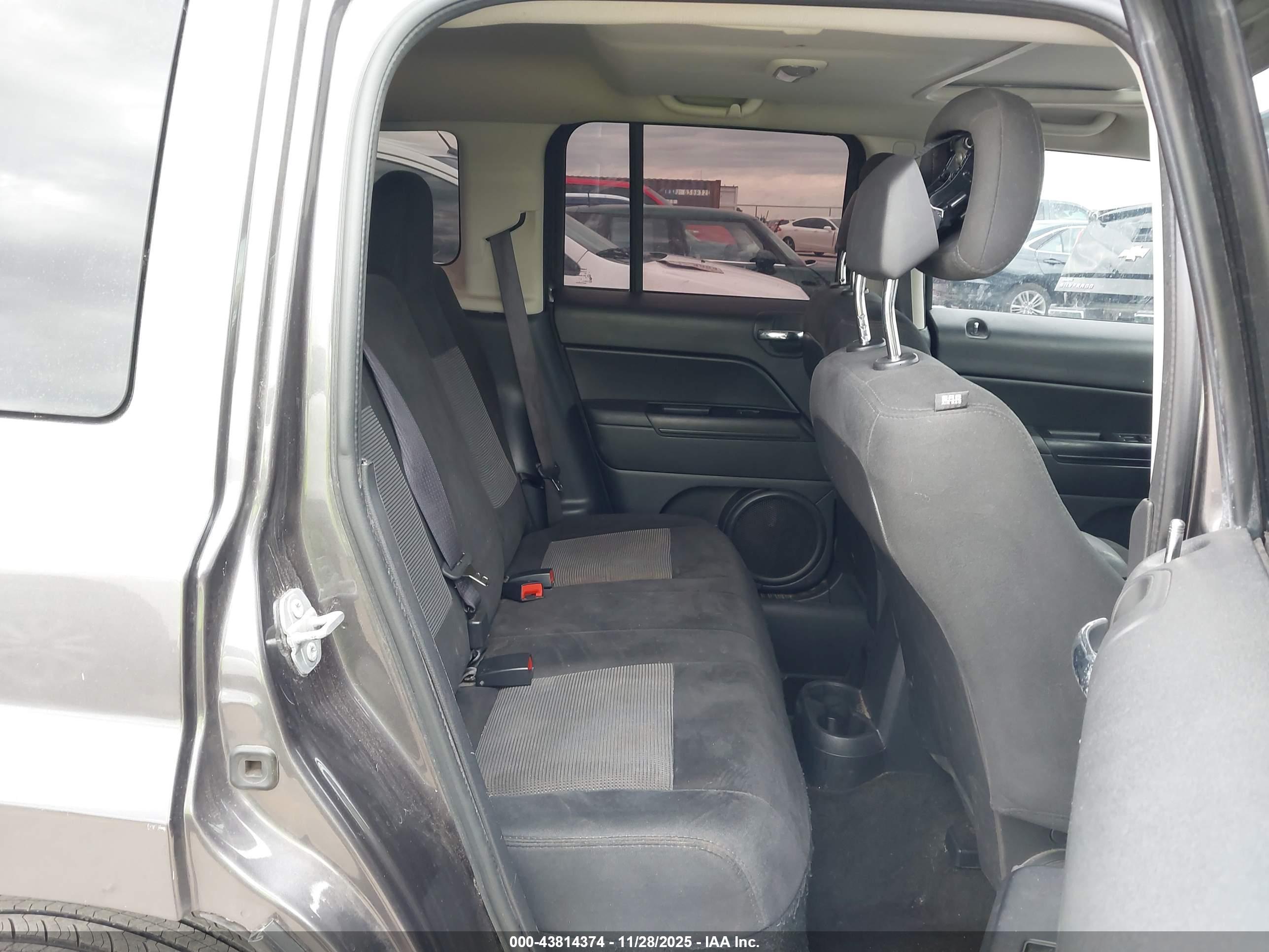 JEEP PATRIOT image 8