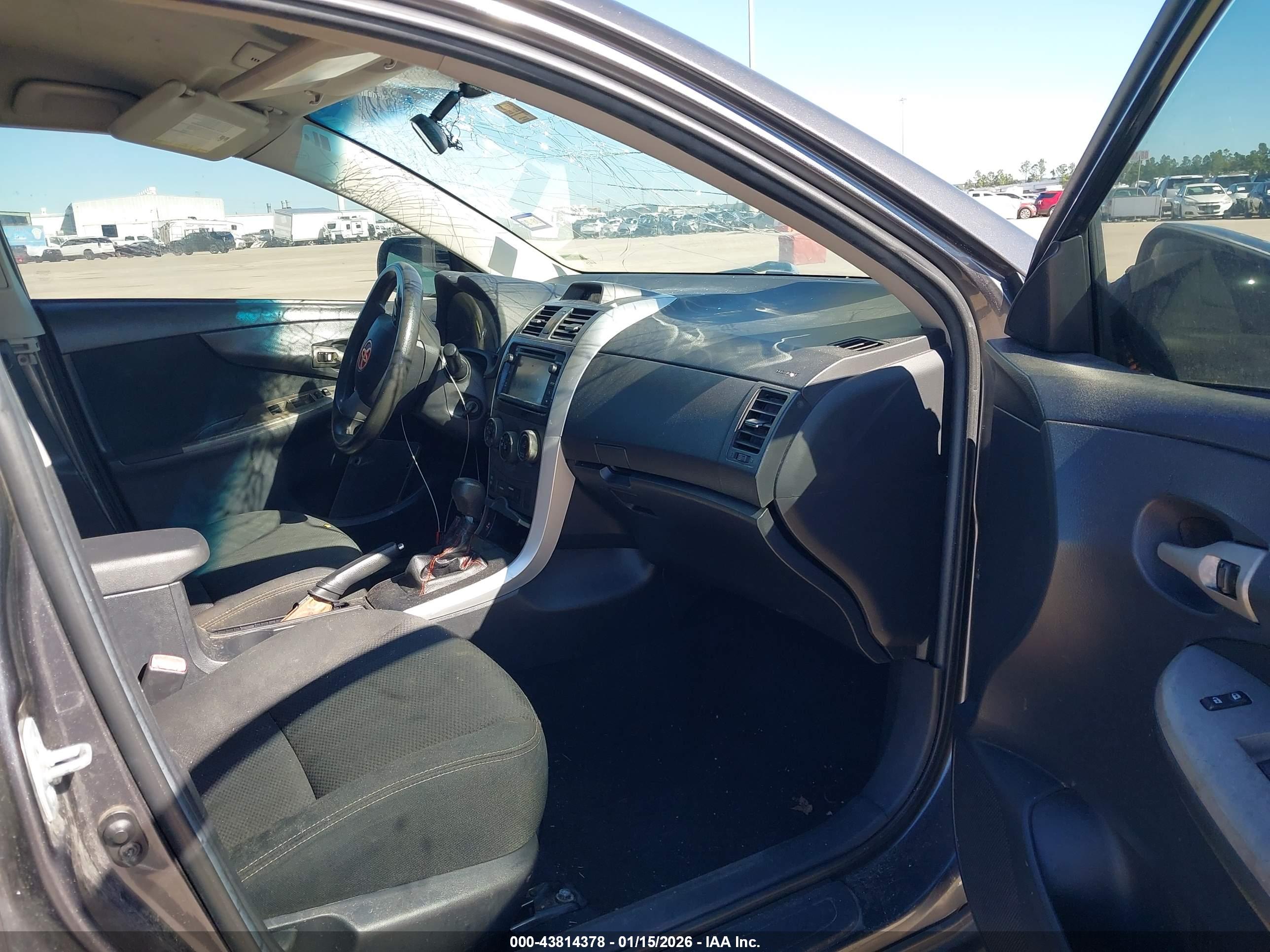 TOYOTA COROLLA image 5