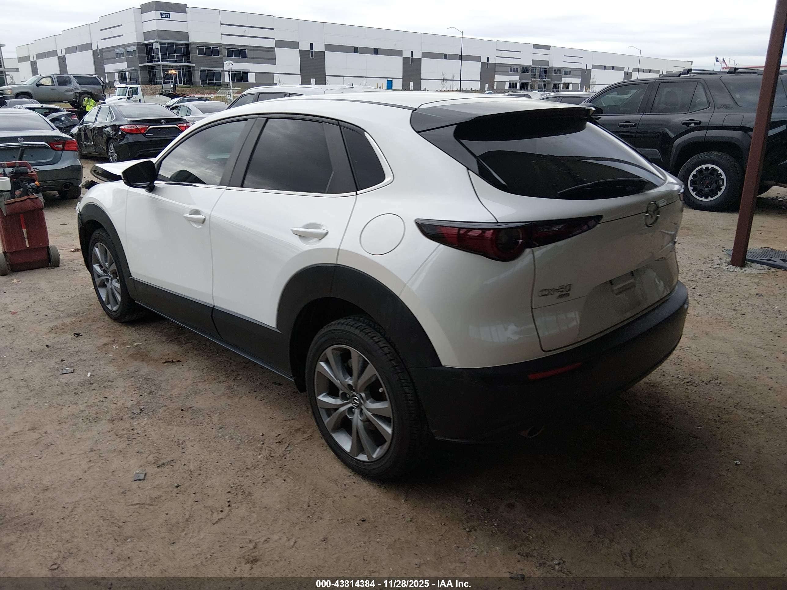 MAZDA CX-30 image 3