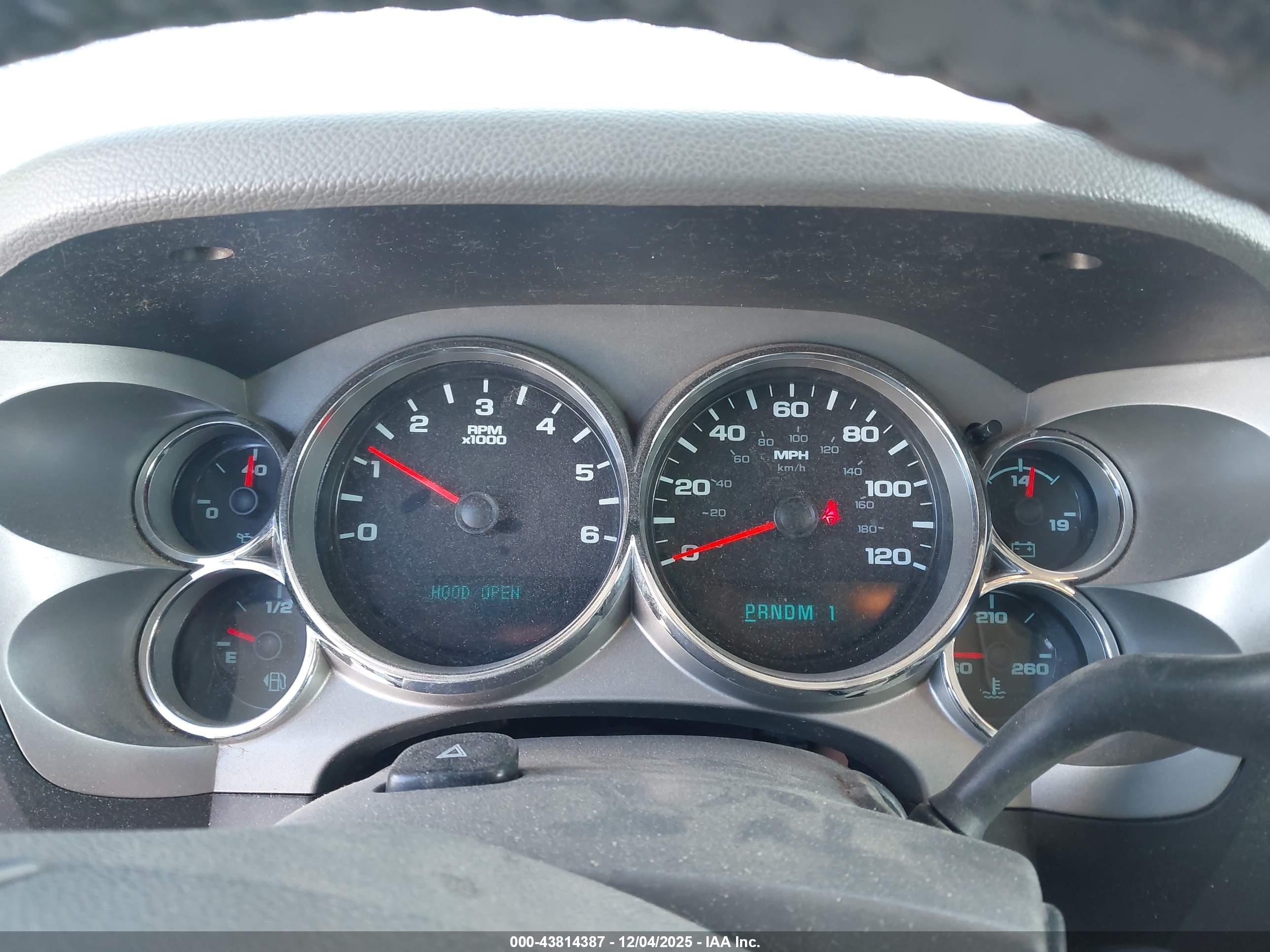 CHEVROLET SILVERADO image 7