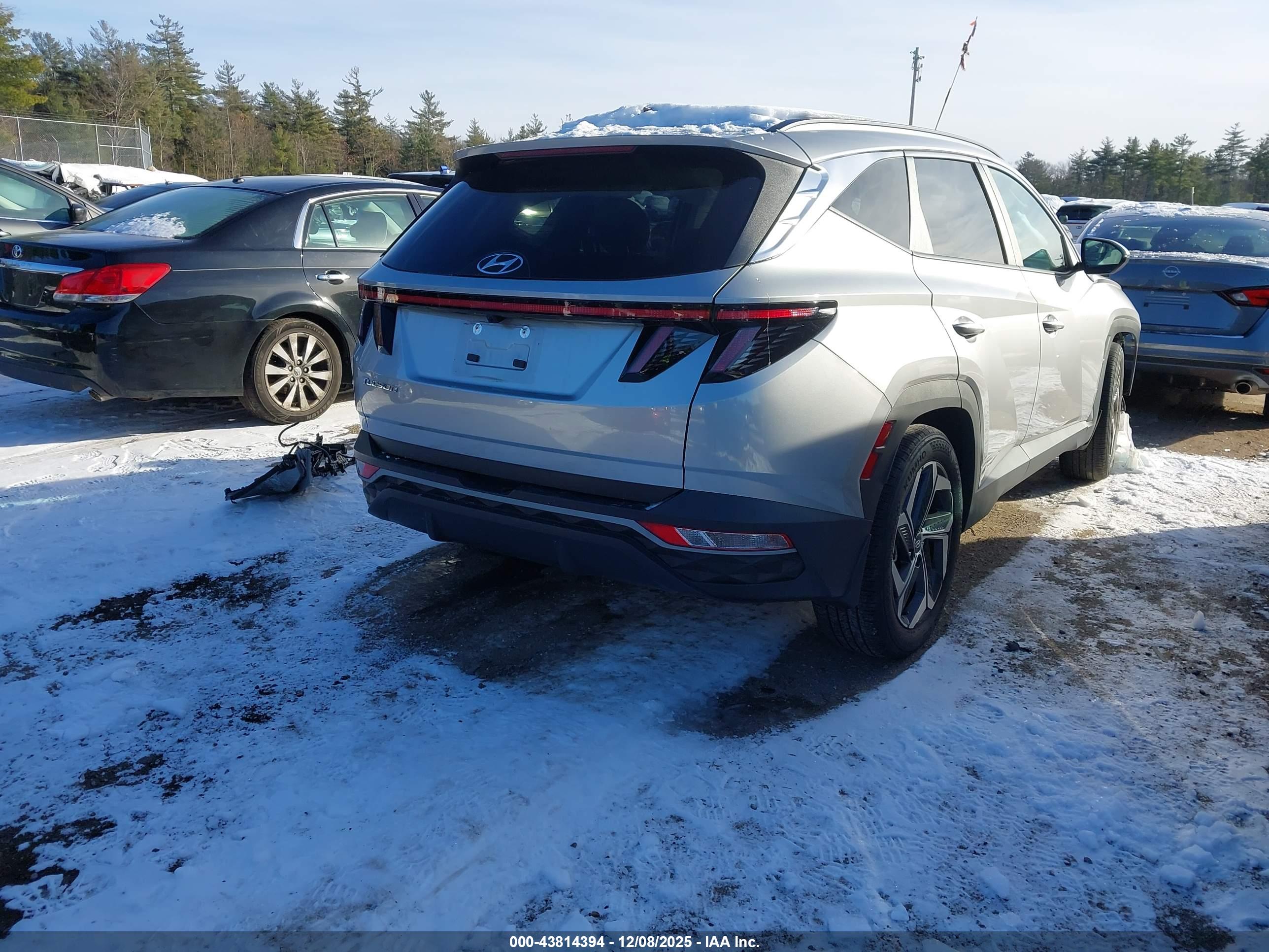 HYUNDAI TUCSON image 4