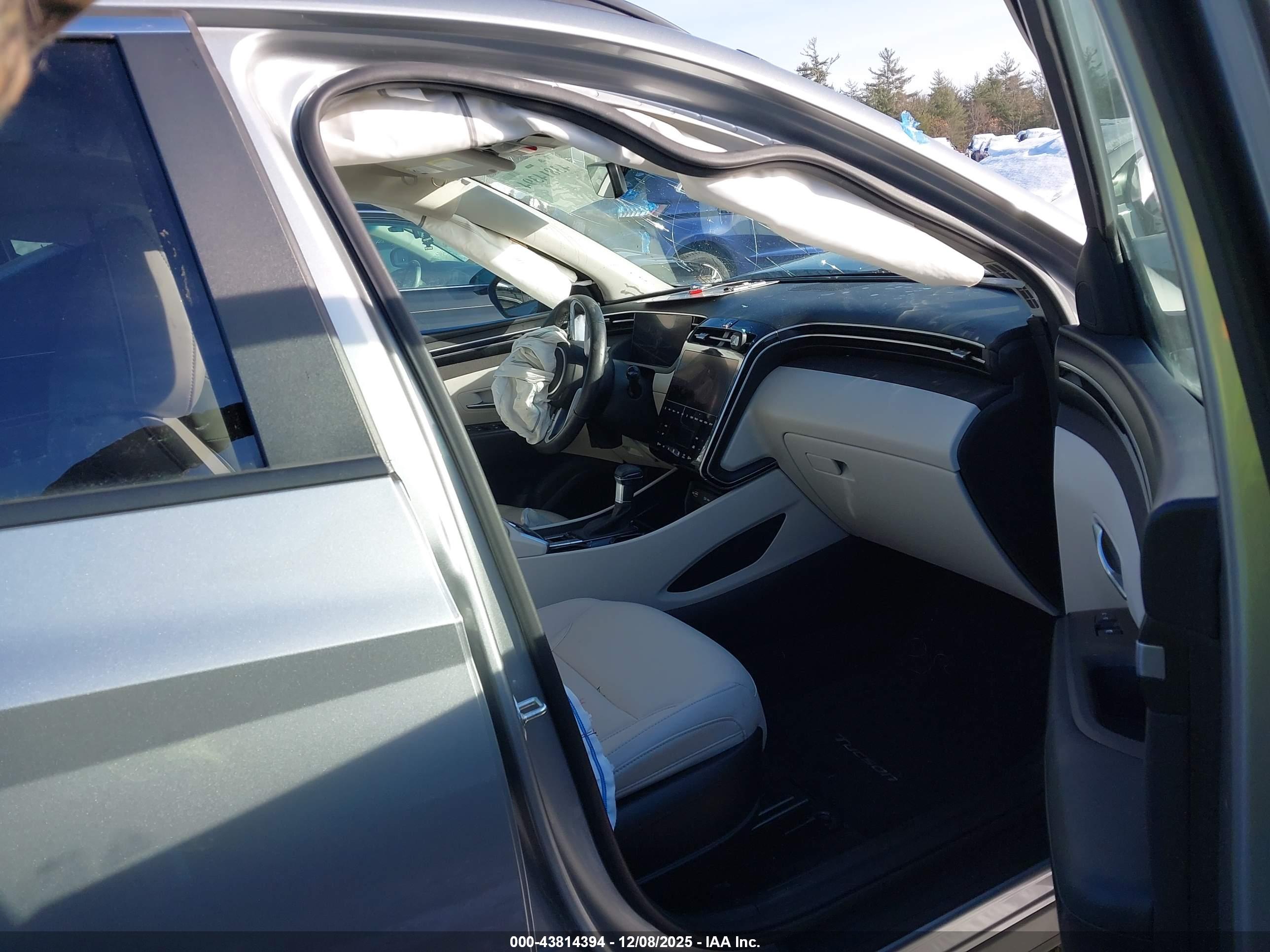 HYUNDAI TUCSON image 5