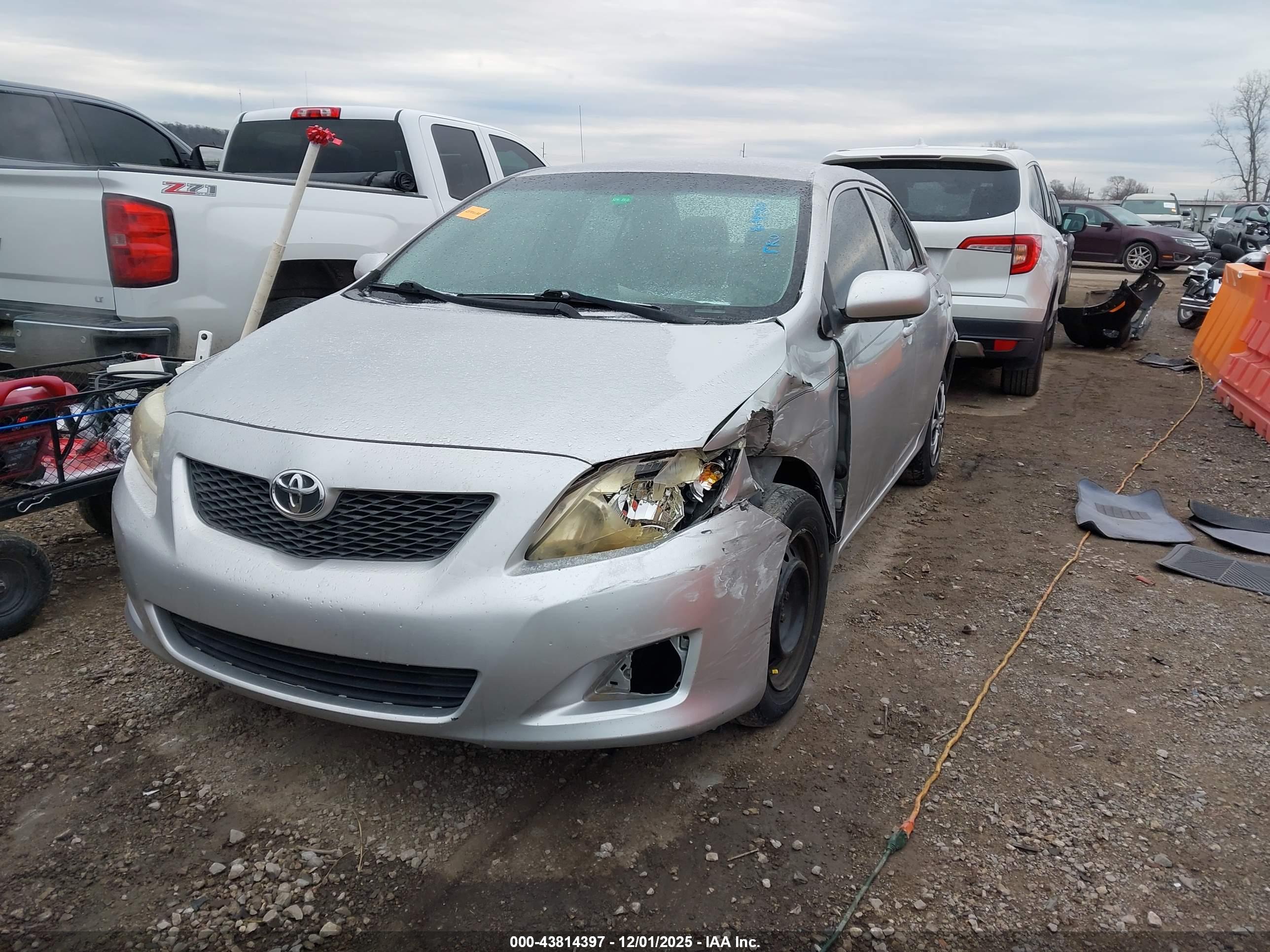 TOYOTA COROLLA image 2