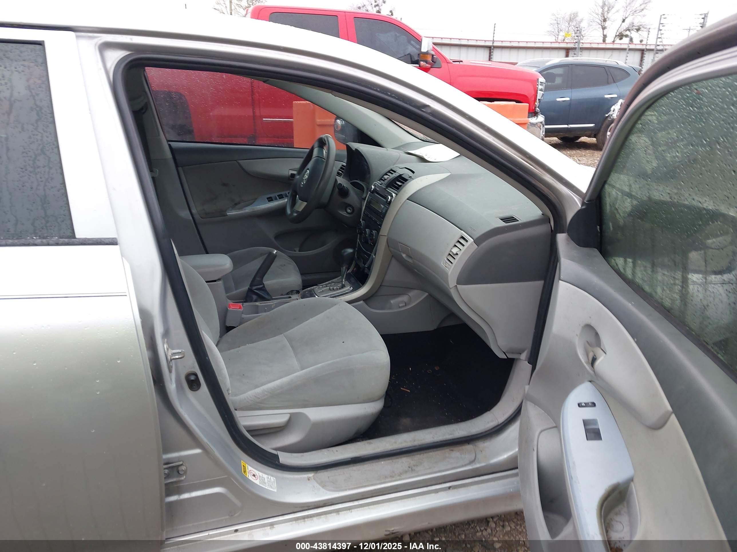 TOYOTA COROLLA image 5