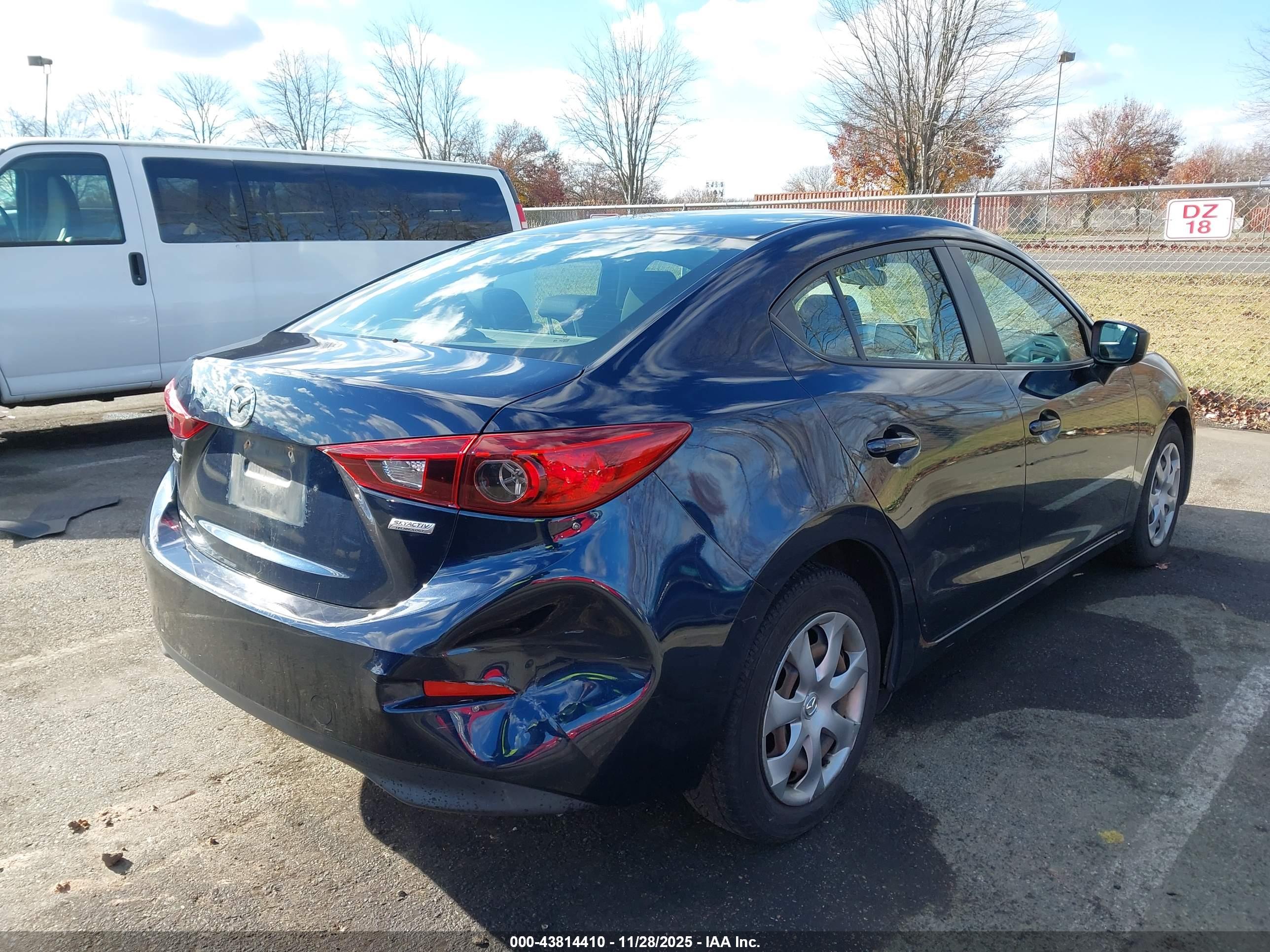 MAZDA MAZDA3 image 6