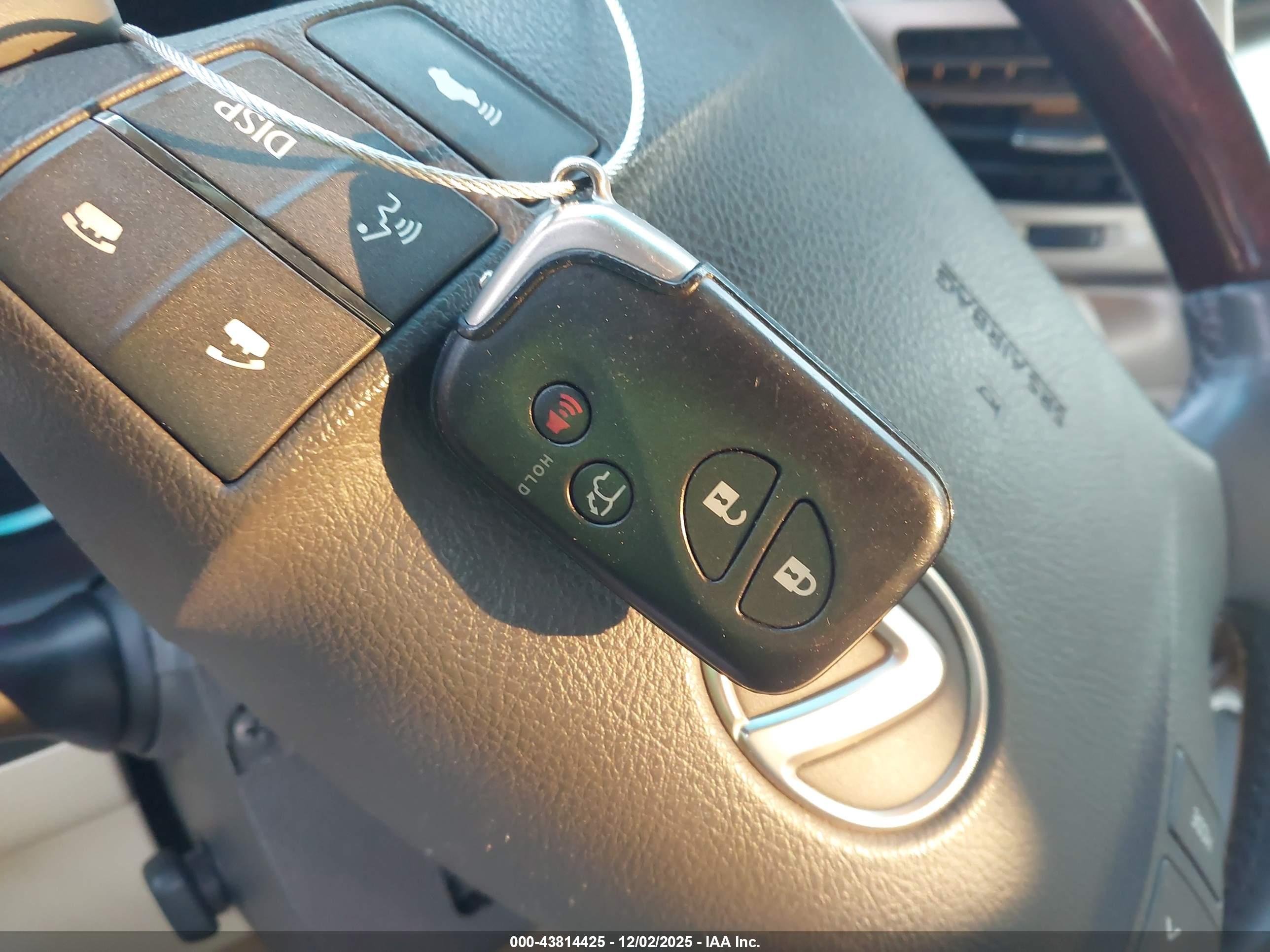 LEXUS LX image 11