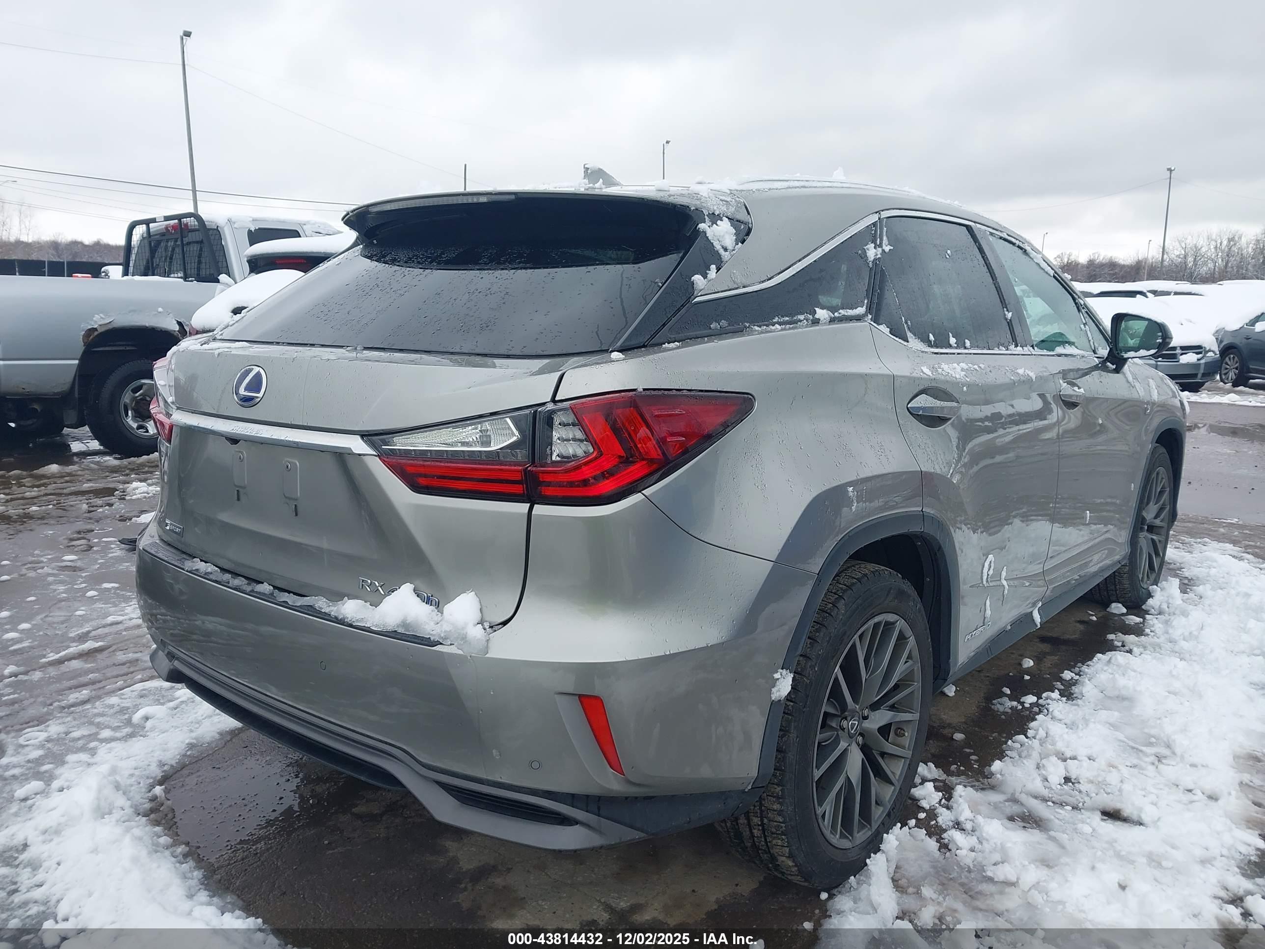 LEXUS RX image 4