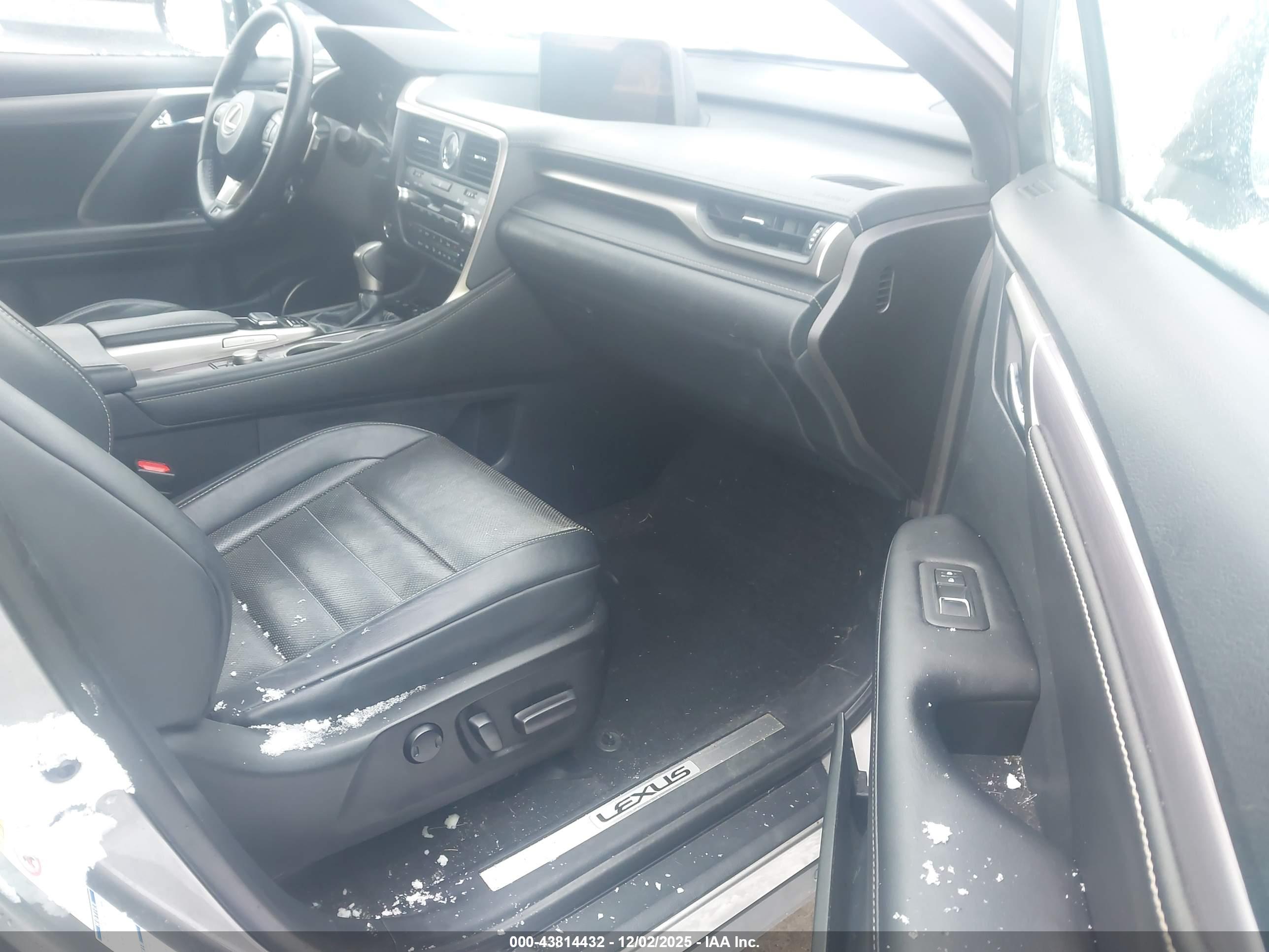 LEXUS RX image 5