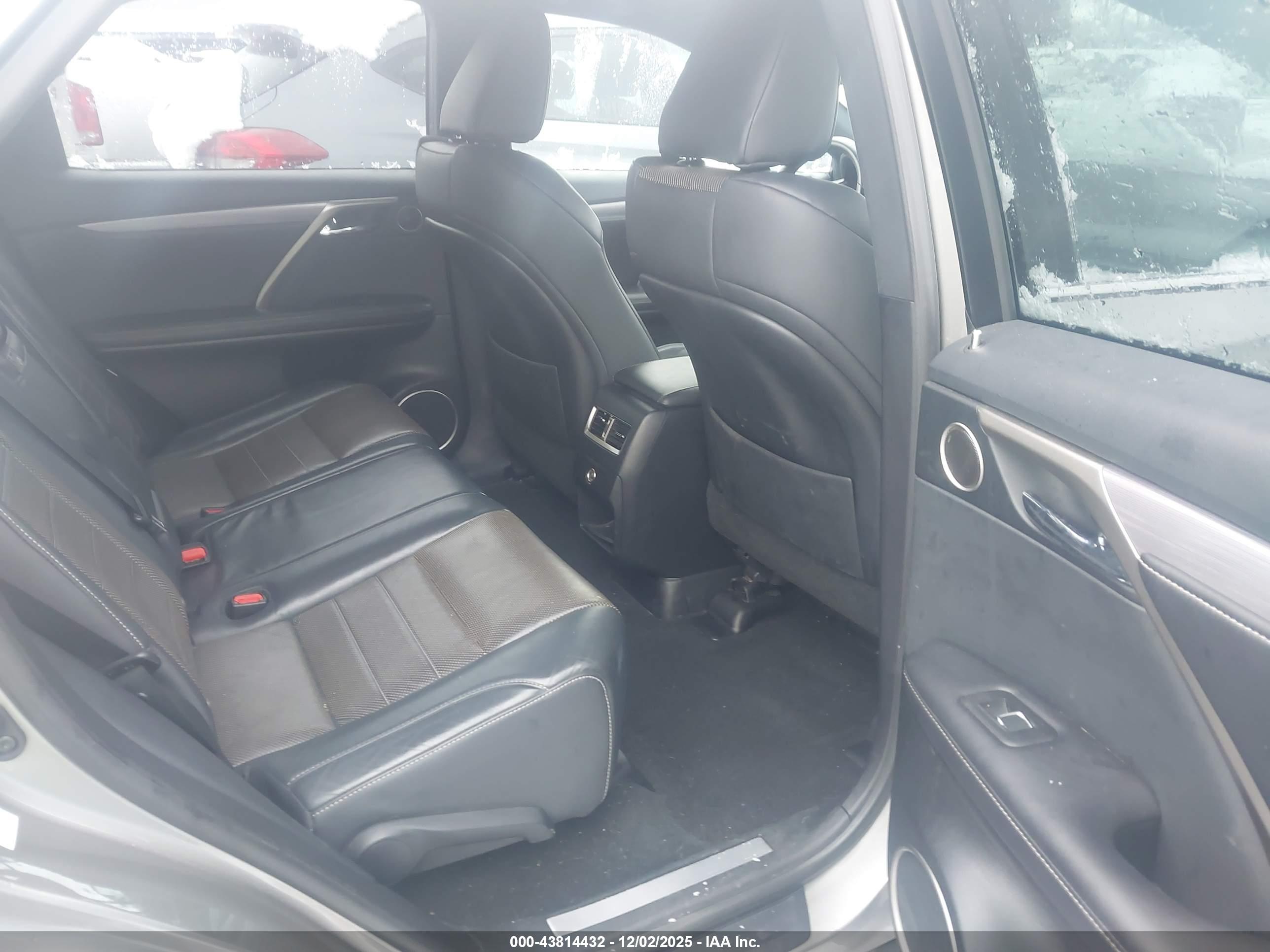 LEXUS RX image 8