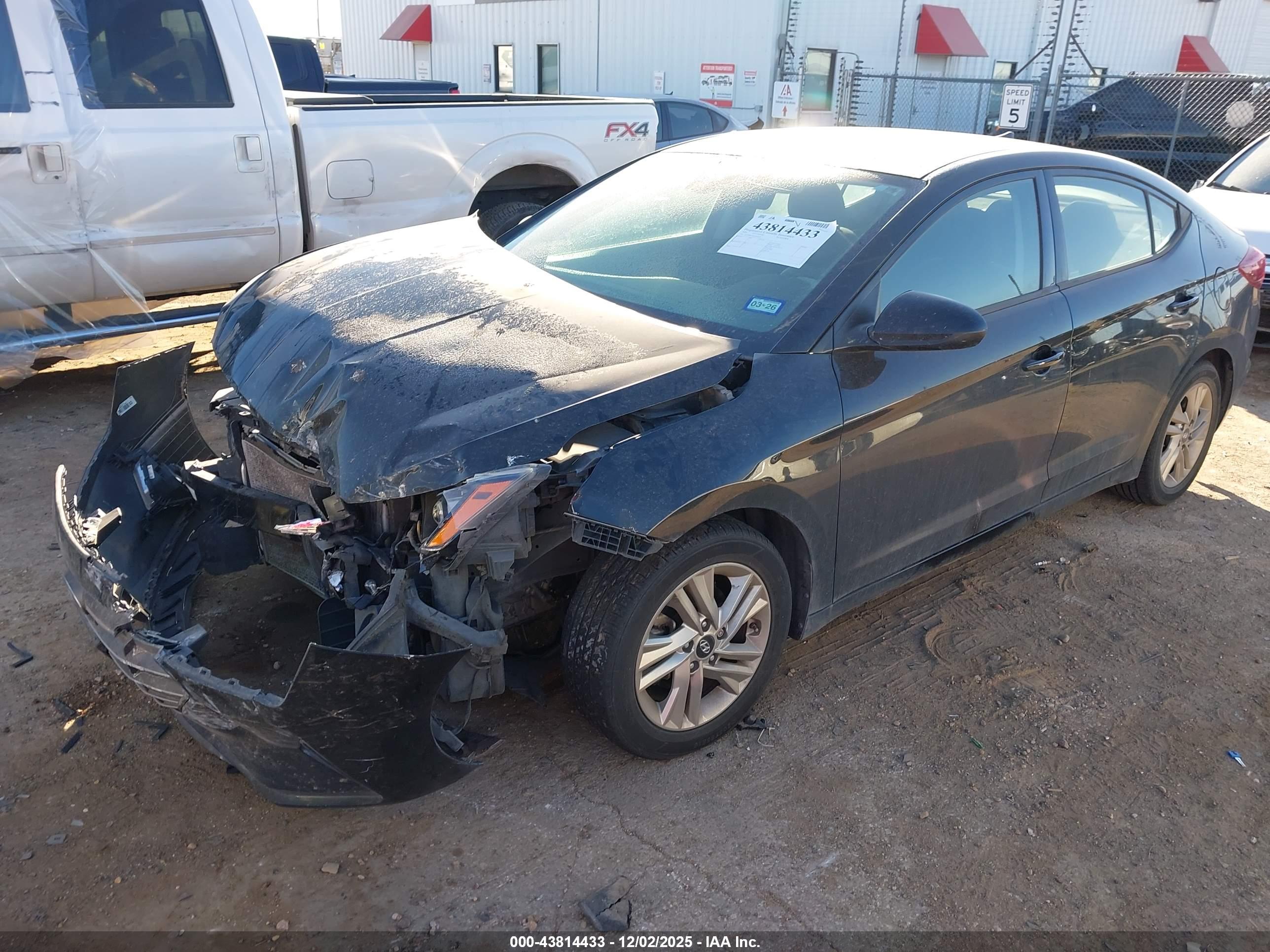 HYUNDAI ELANTRA image 2