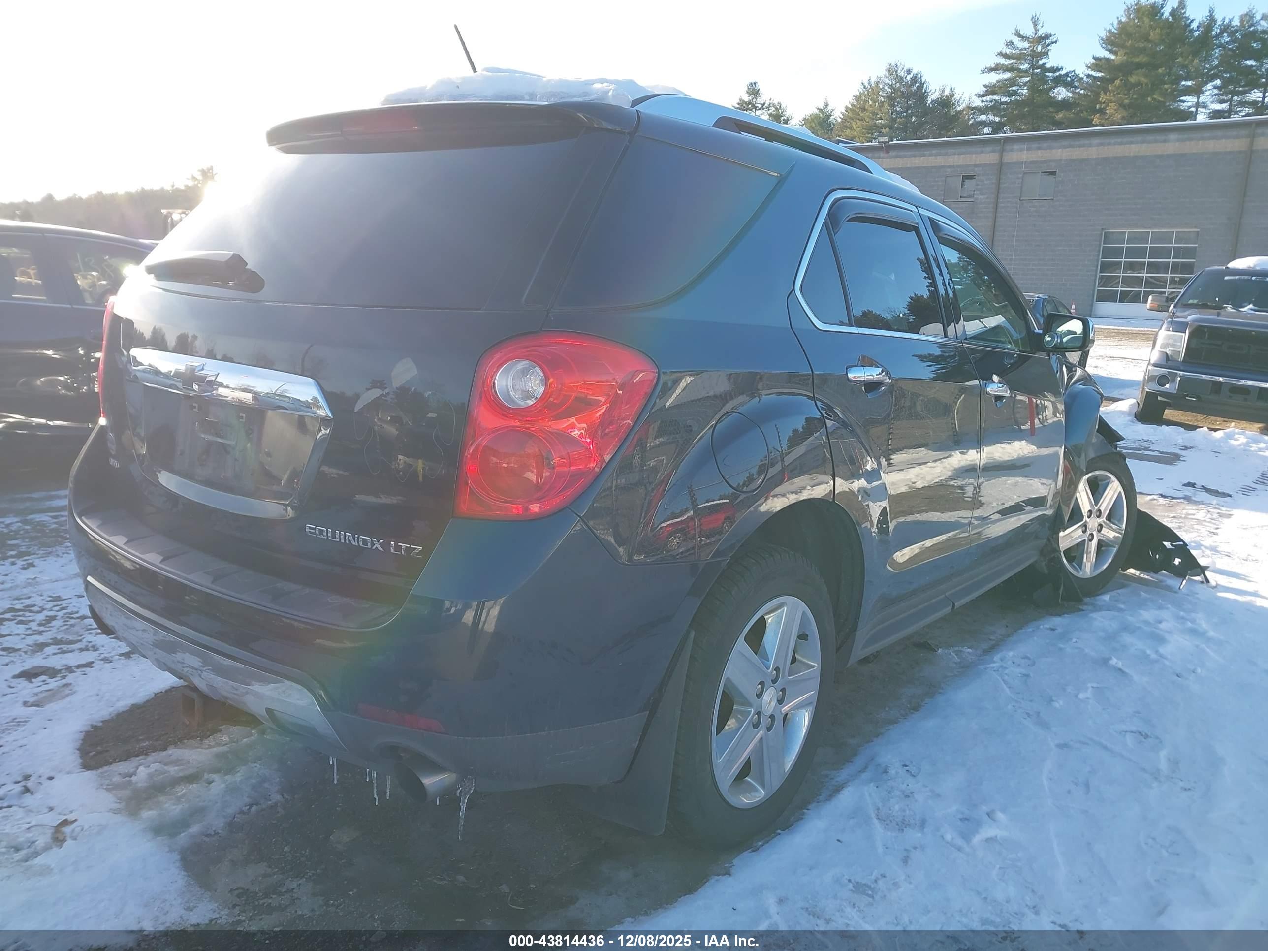 CHEVROLET EQUINOX image 4