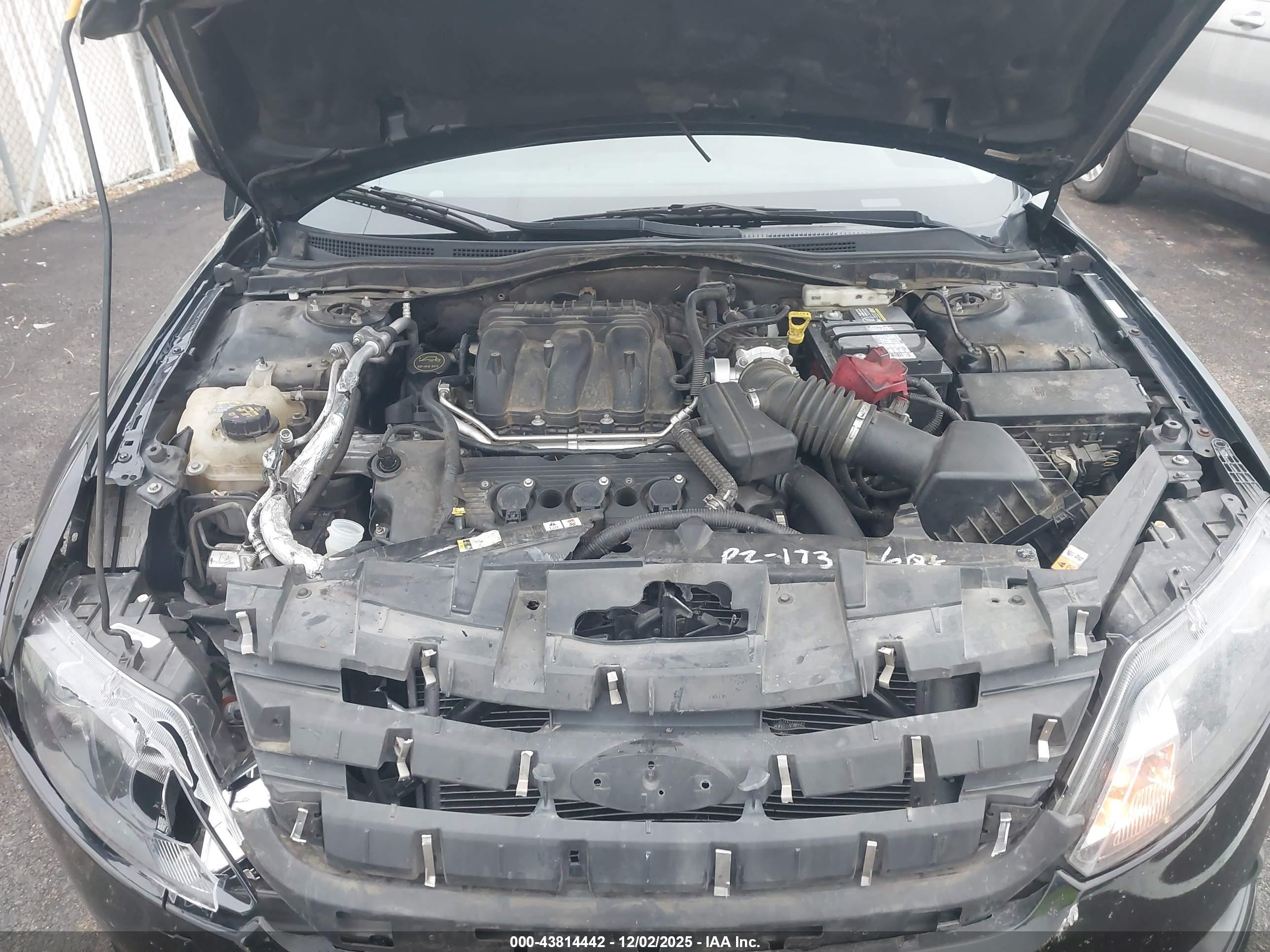 FORD FUSION image 10
