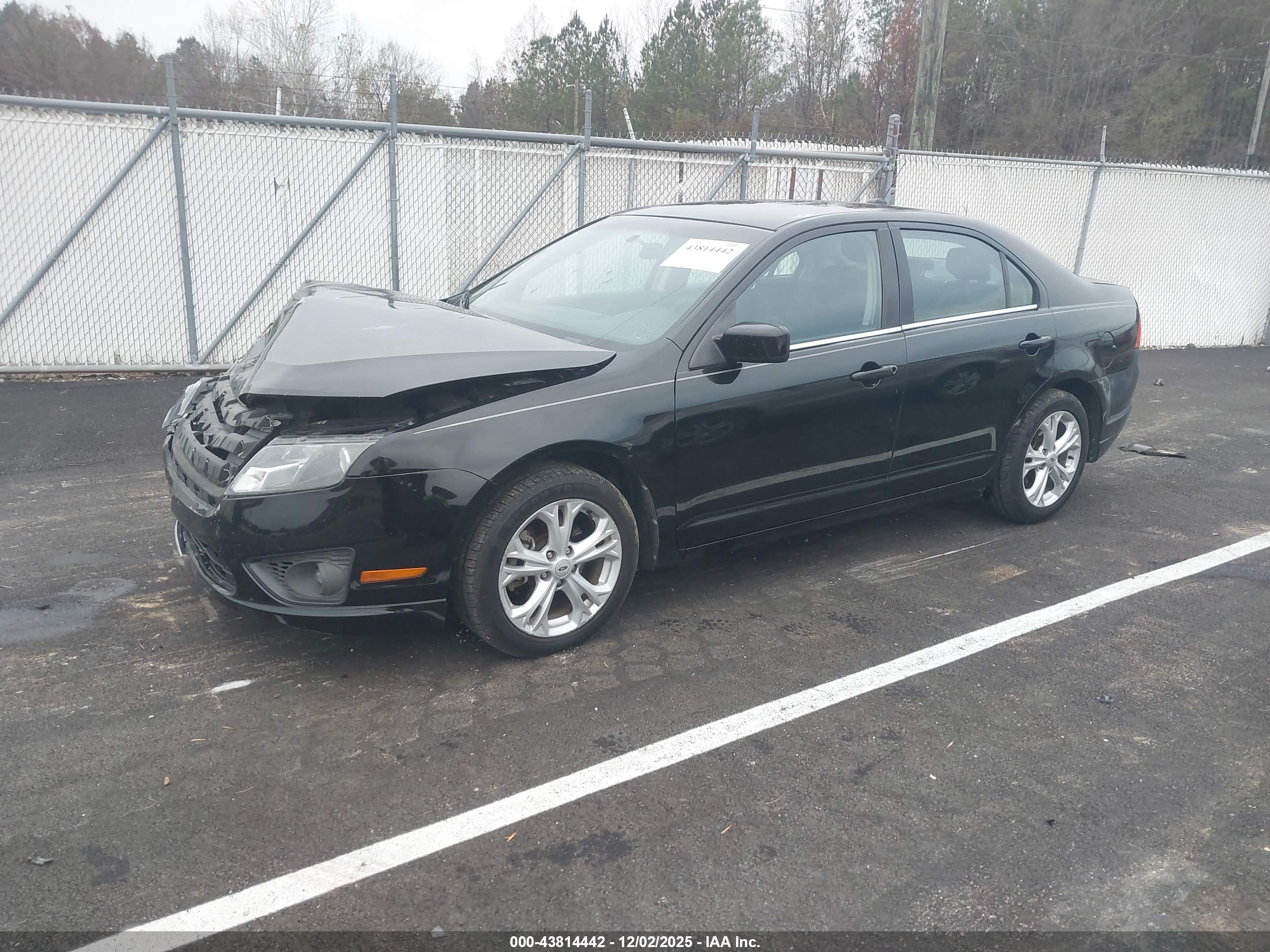 FORD FUSION image 2