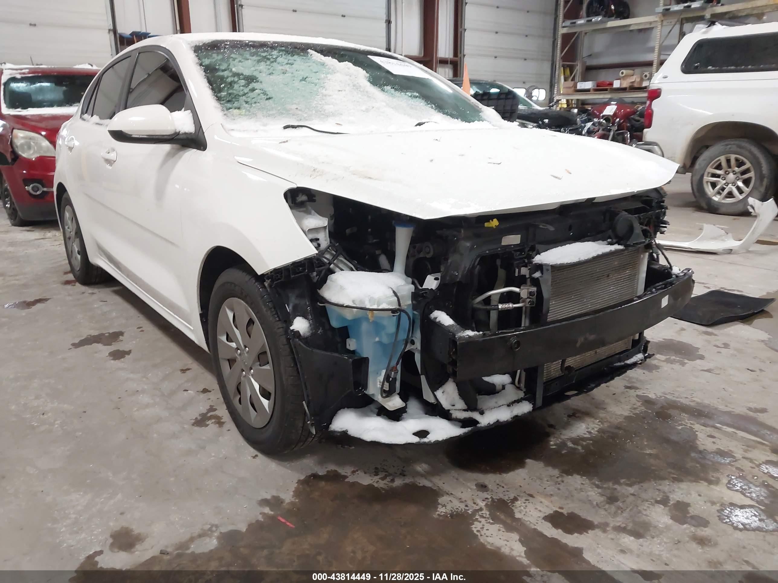 KIA RIO image 6