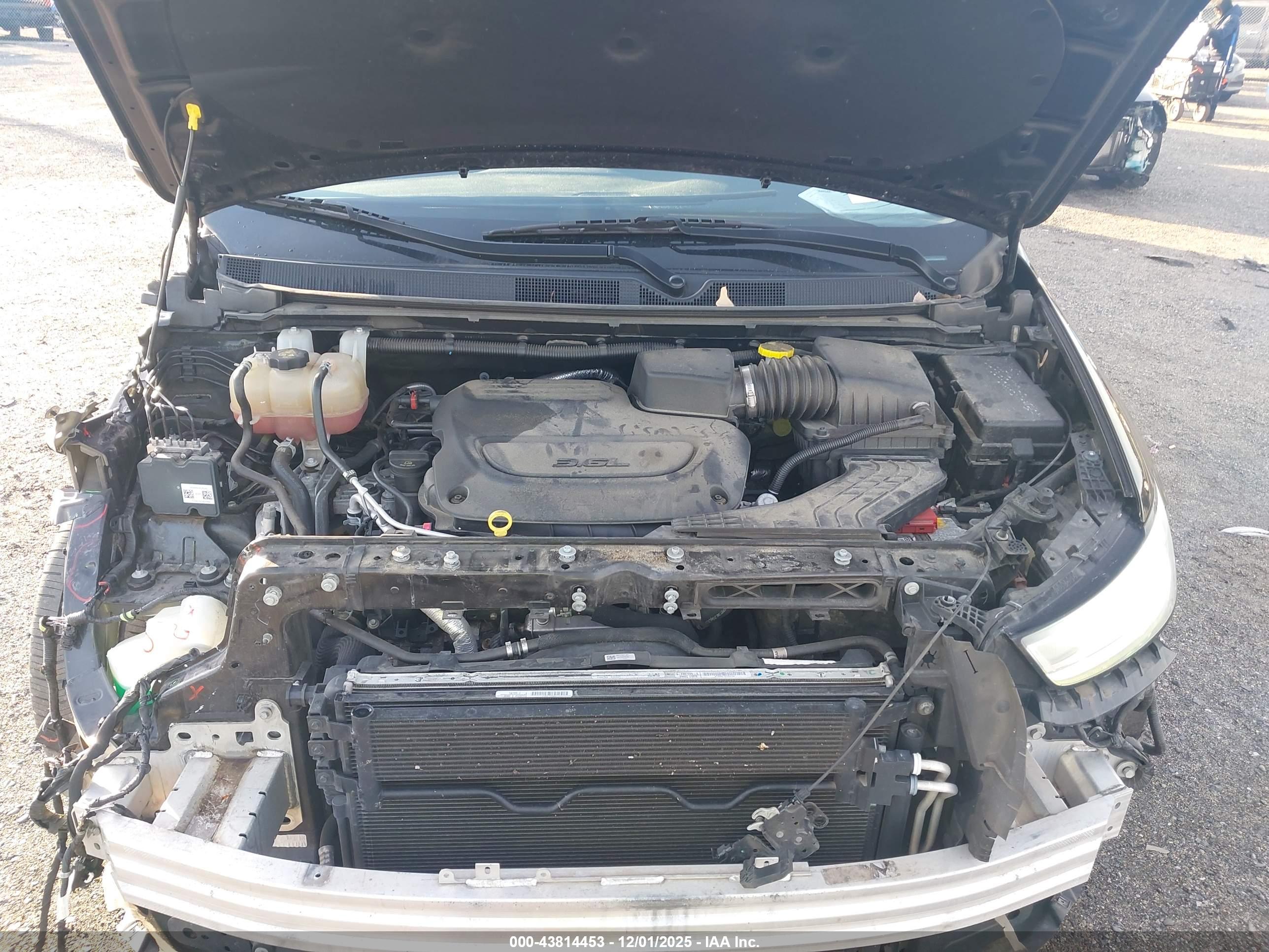 CHRYSLER PACIFICA image 10