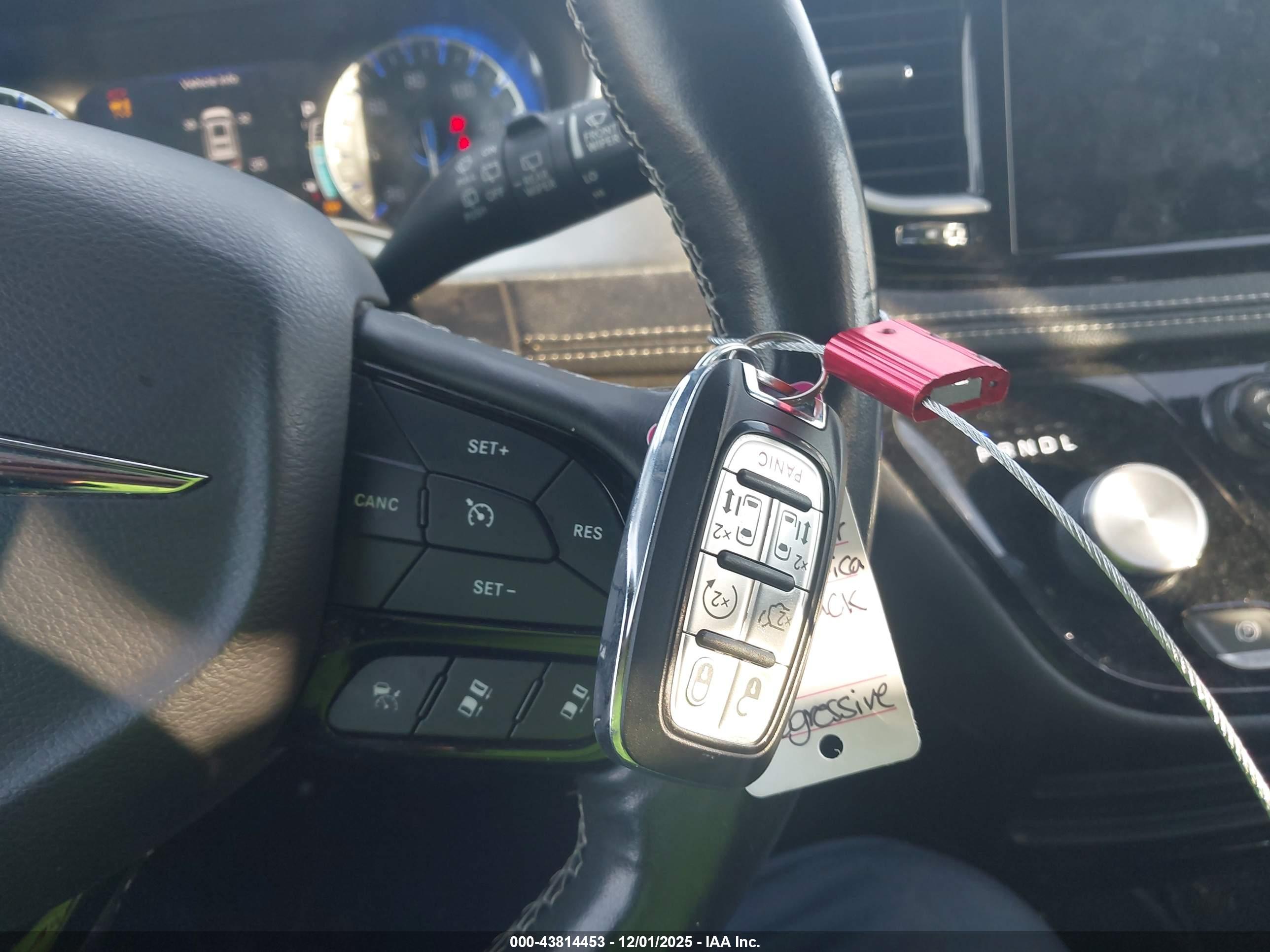 CHRYSLER PACIFICA image 11
