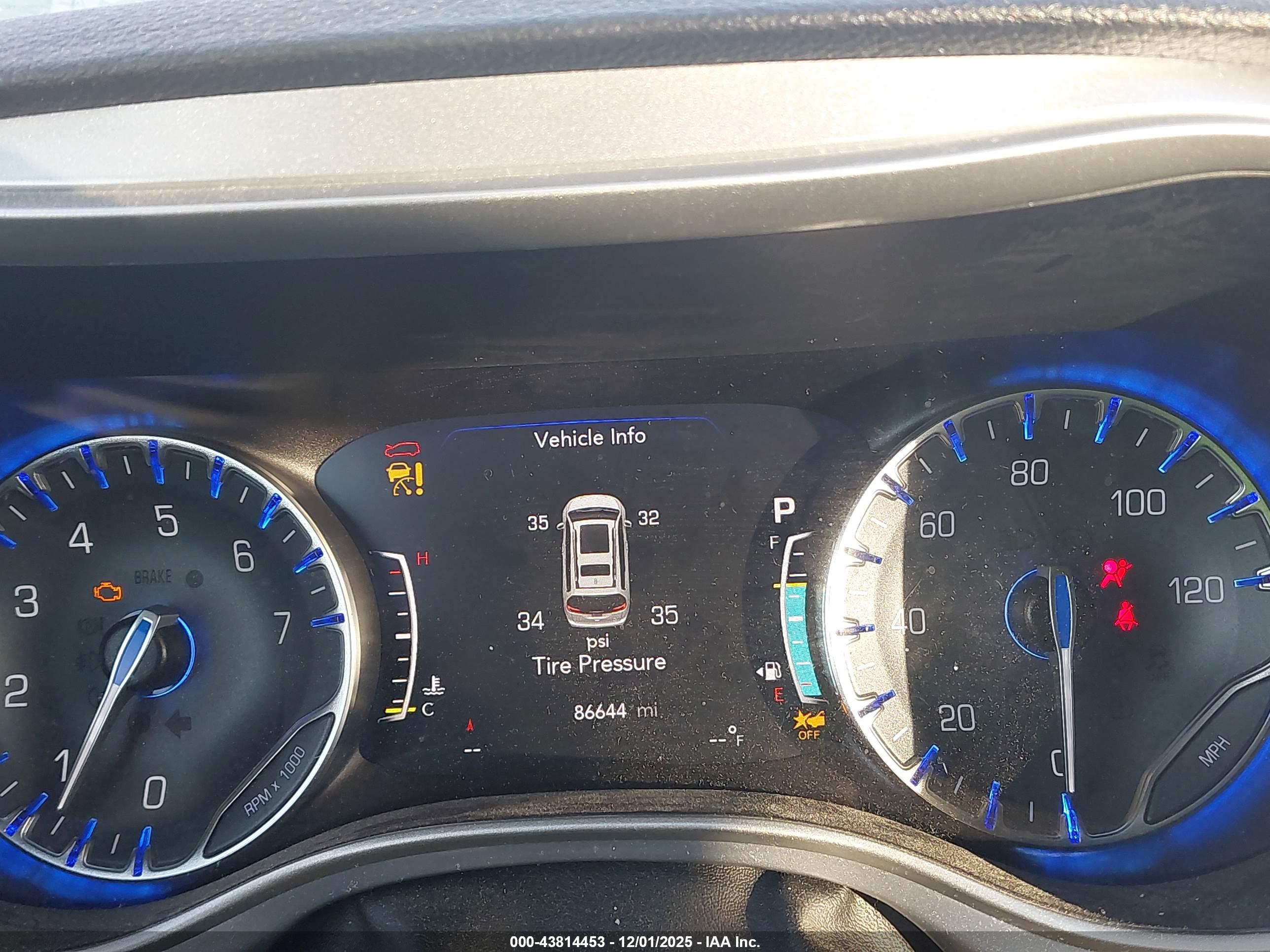 CHRYSLER PACIFICA image 7