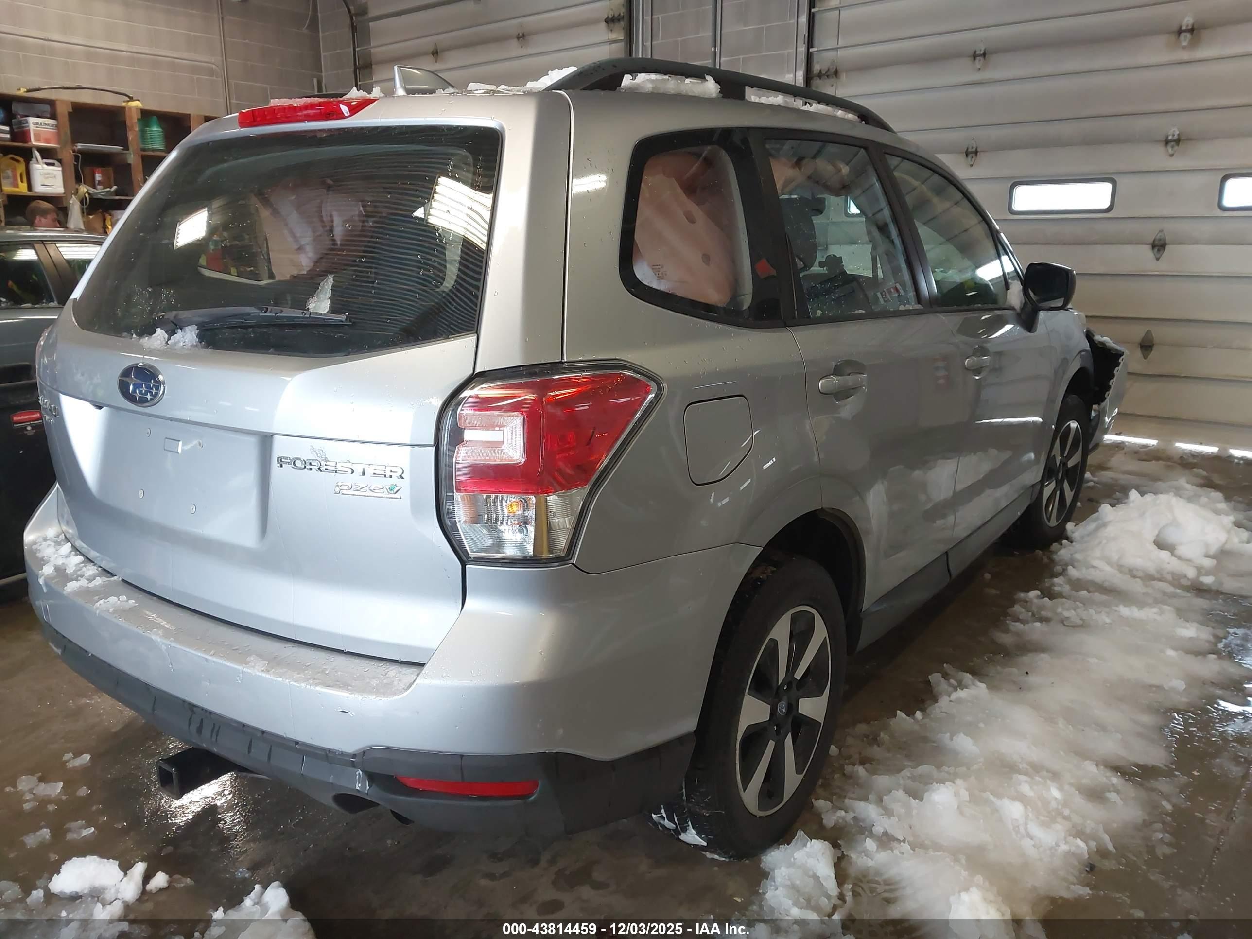 SUBARU FORESTER image 4