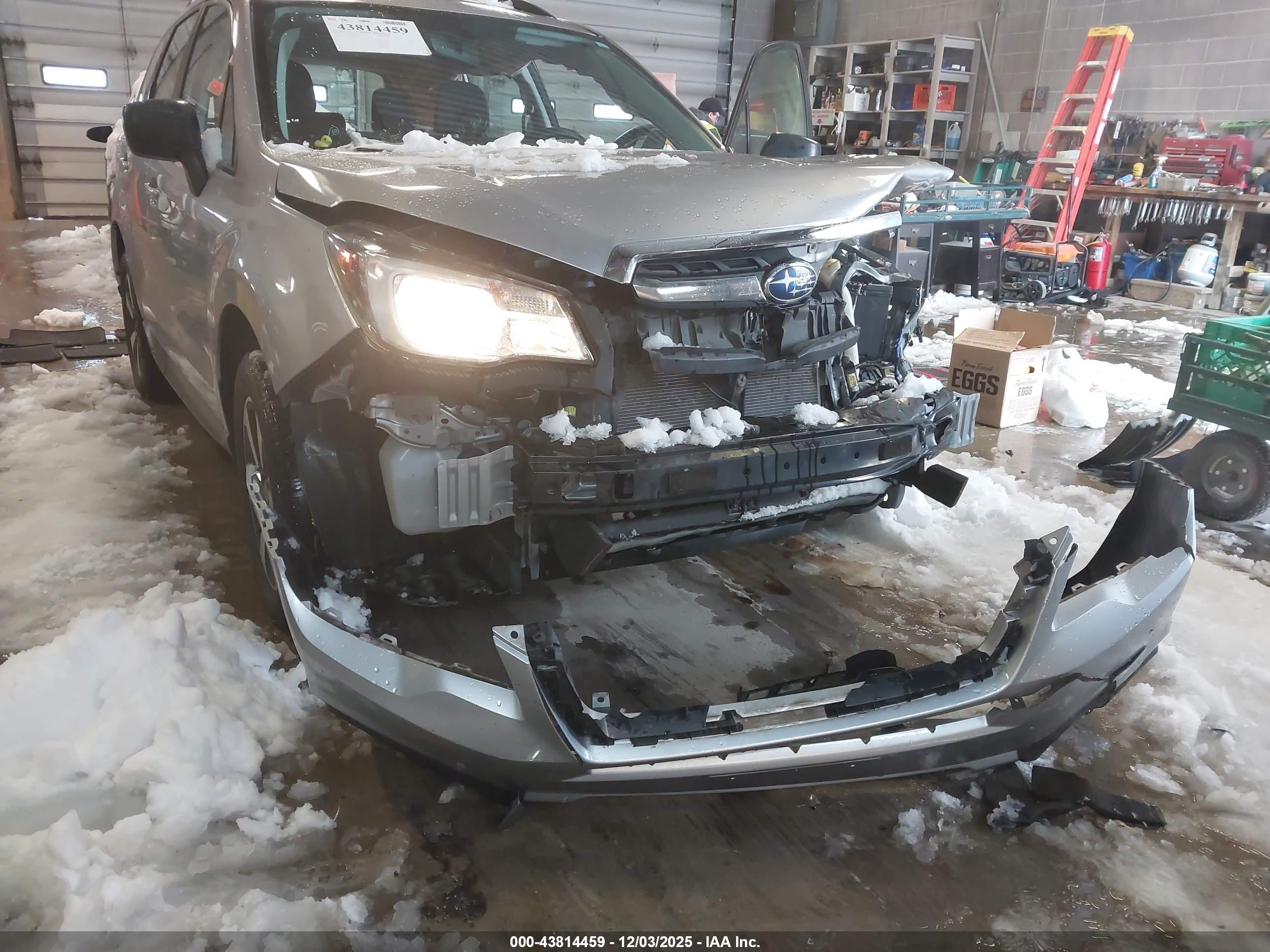SUBARU FORESTER image 6