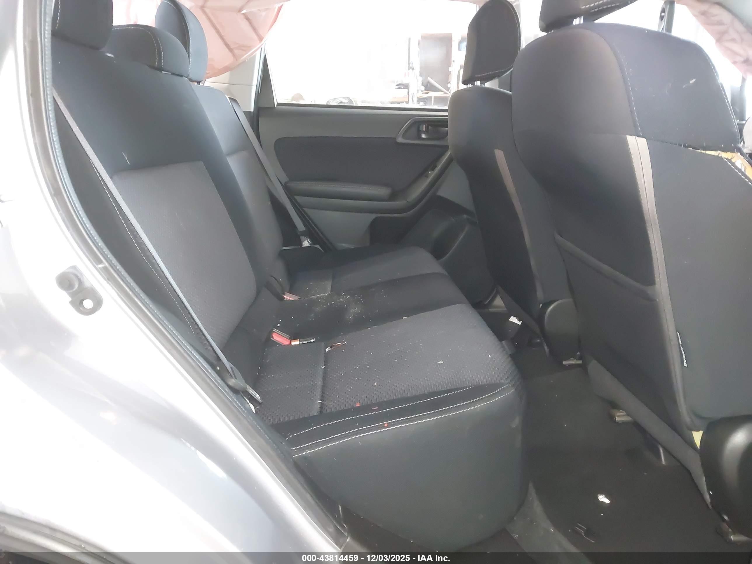 SUBARU FORESTER image 8