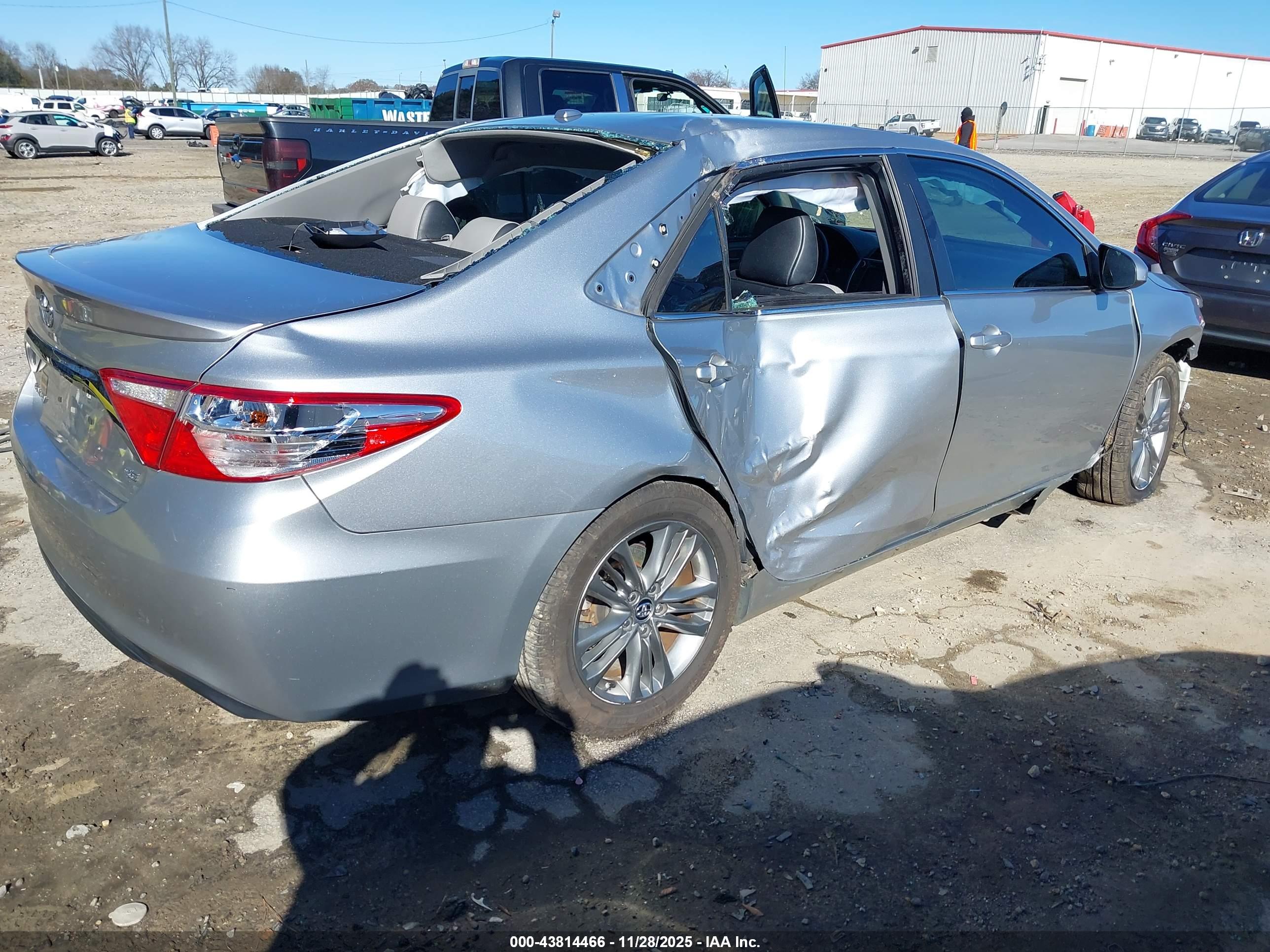 TOYOTA CAMRY image 4
