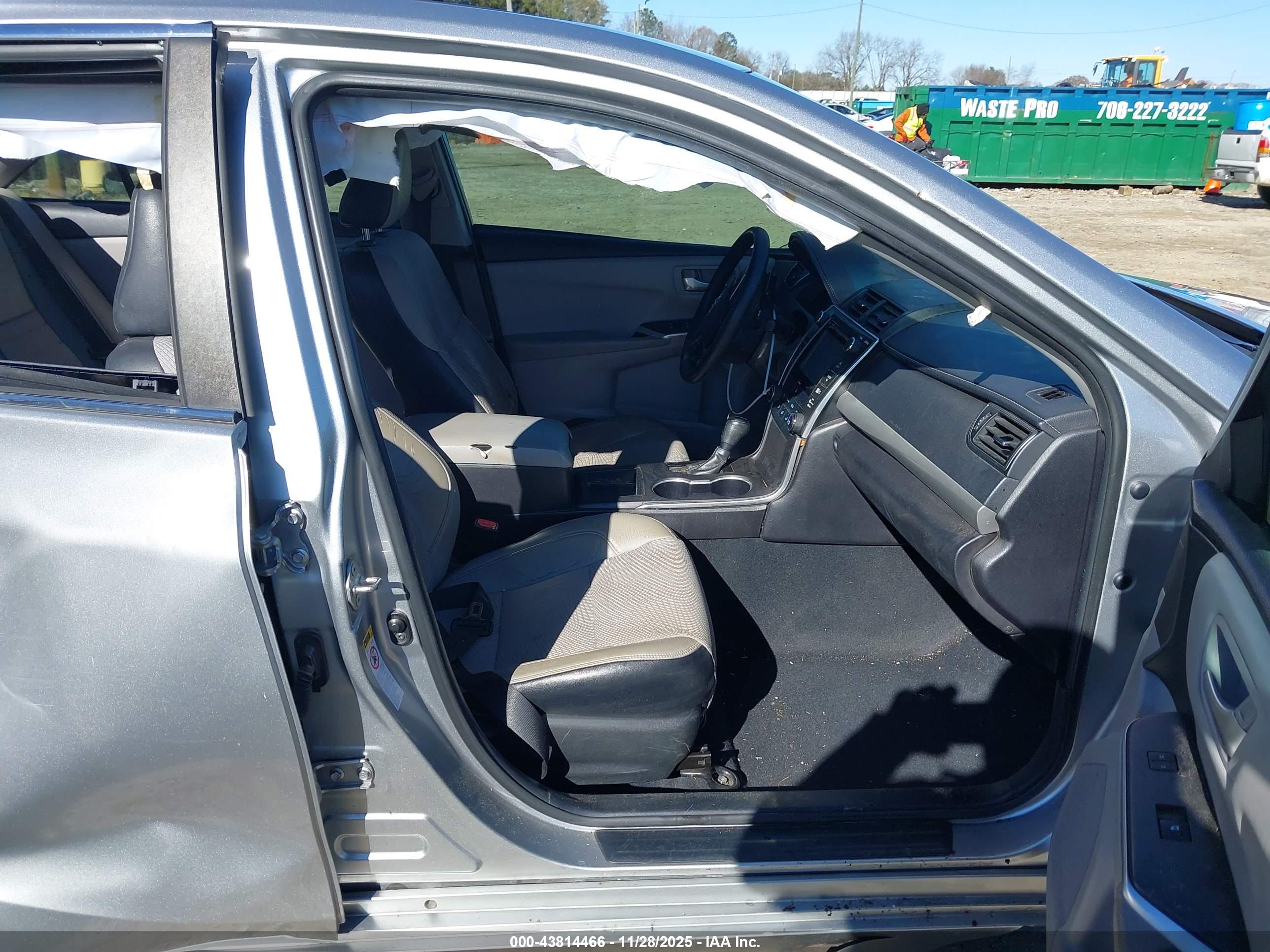 TOYOTA CAMRY image 5