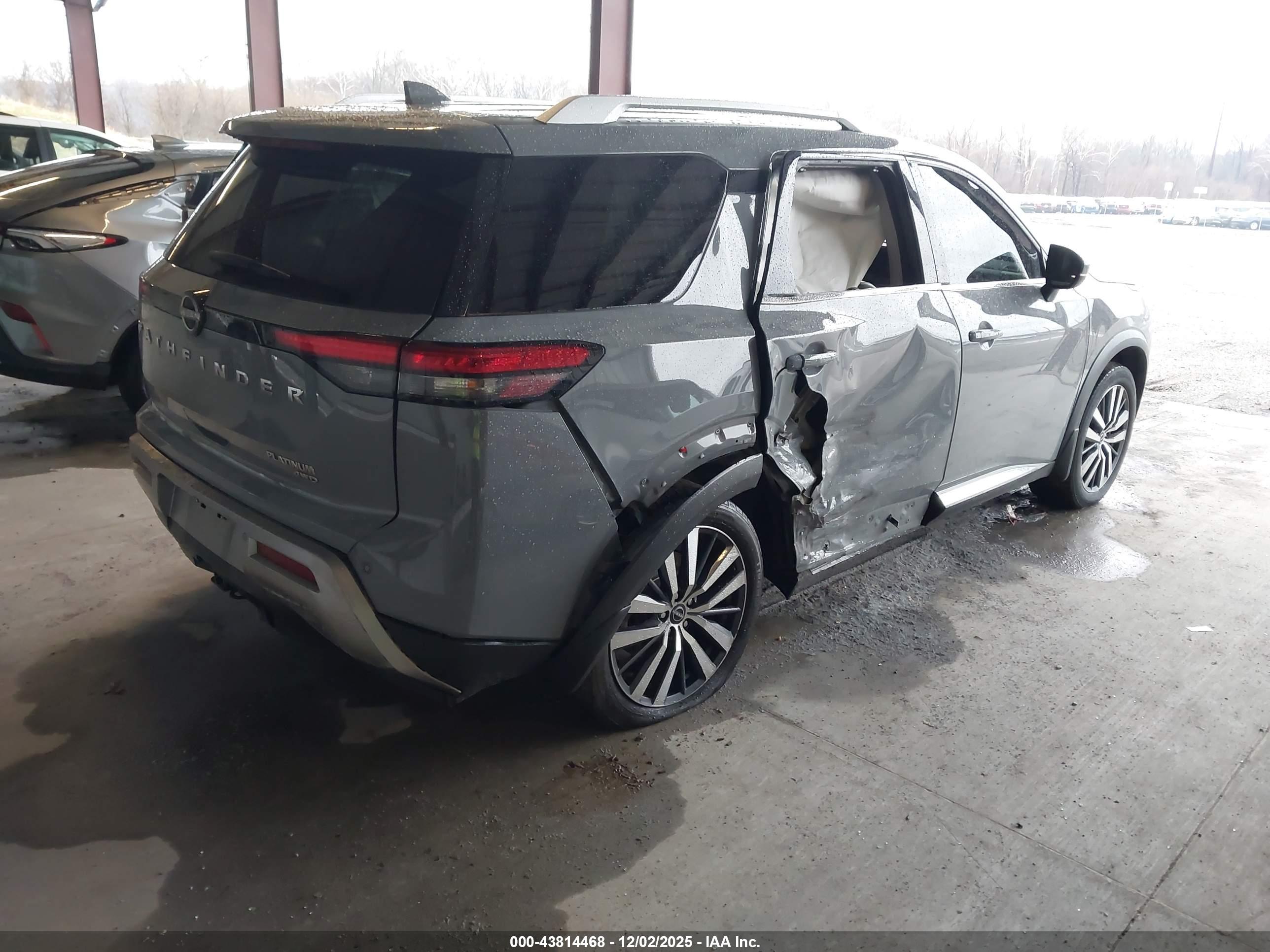 NISSAN PATHFINDER image 4