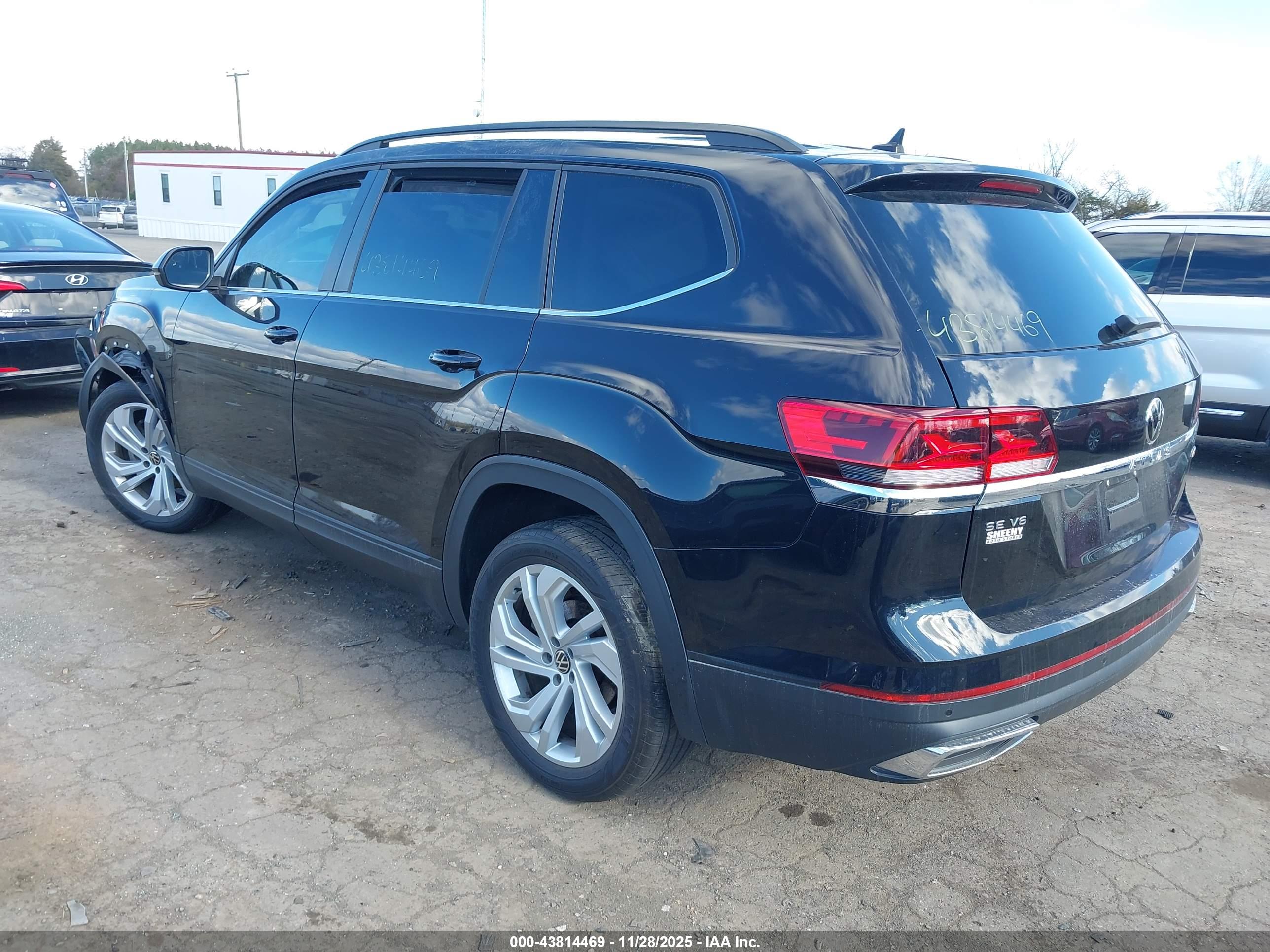 VOLKSWAGEN ATLAS image 3