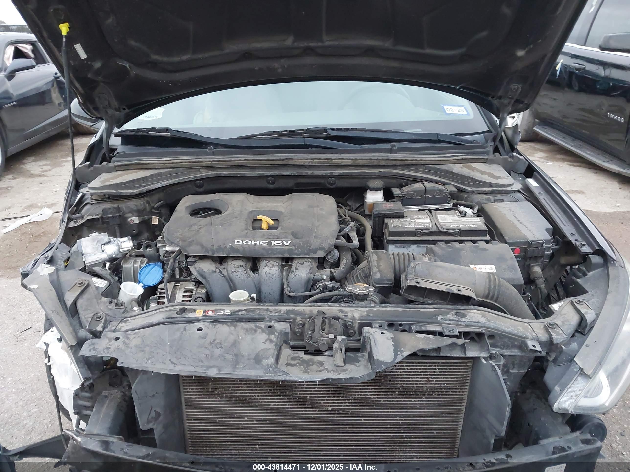 HYUNDAI ELANTRA image 10
