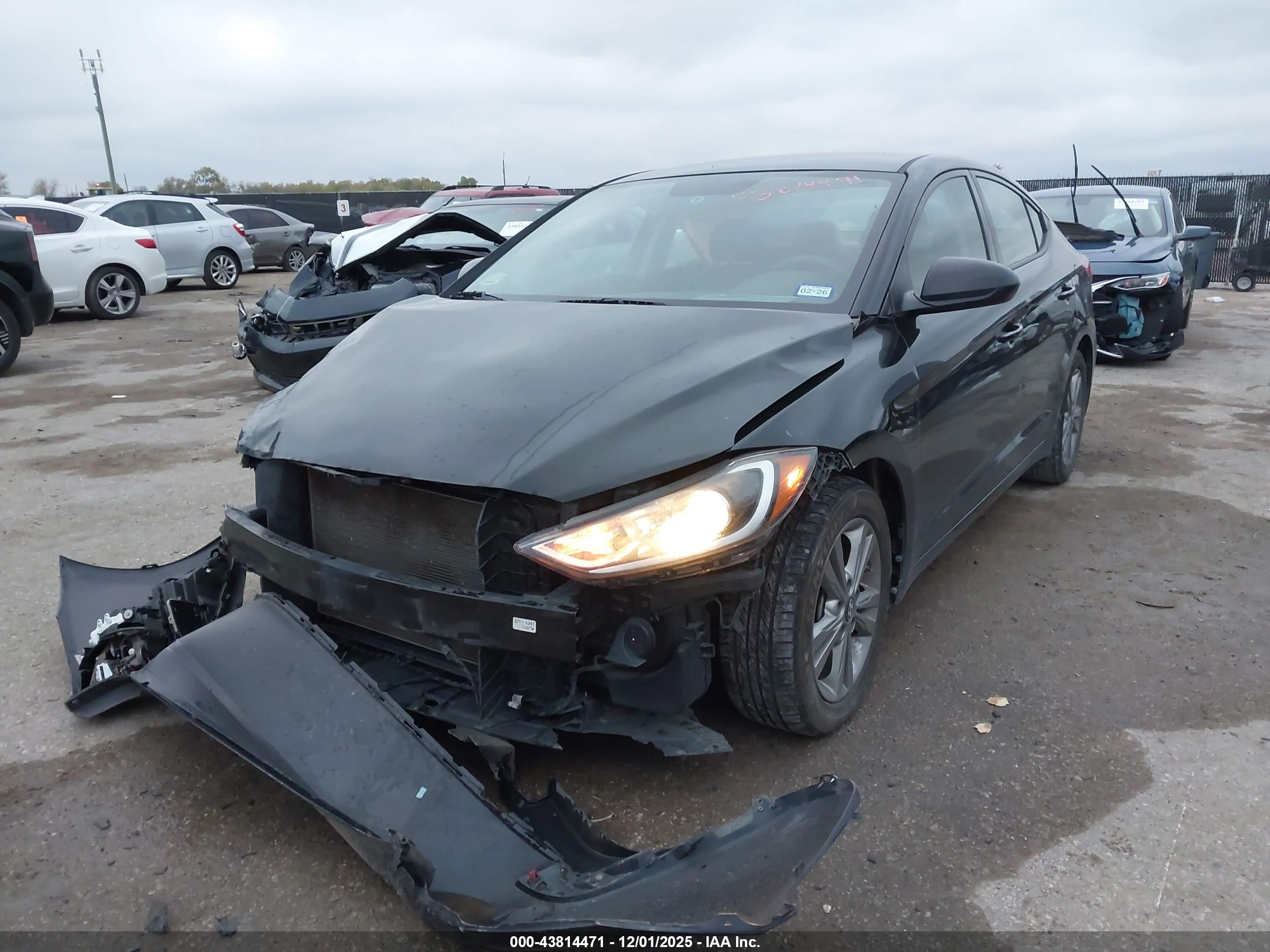 HYUNDAI ELANTRA image 2