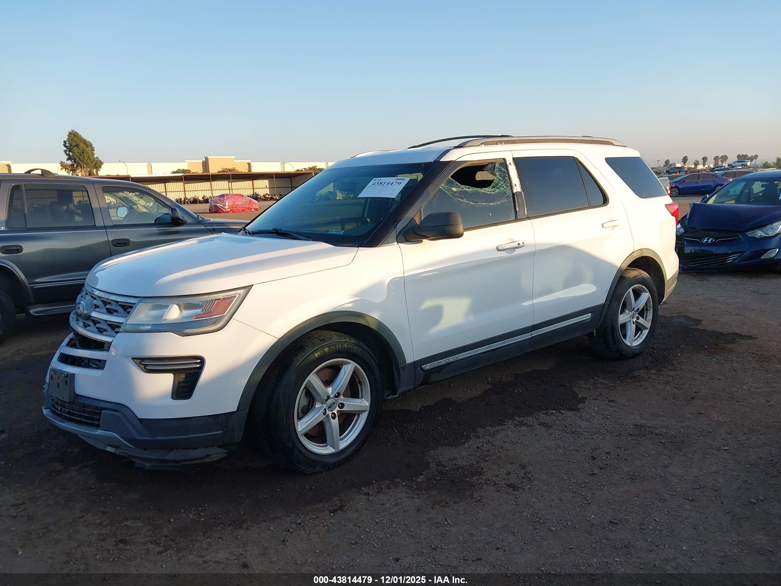 FORD EXPLORER image 2