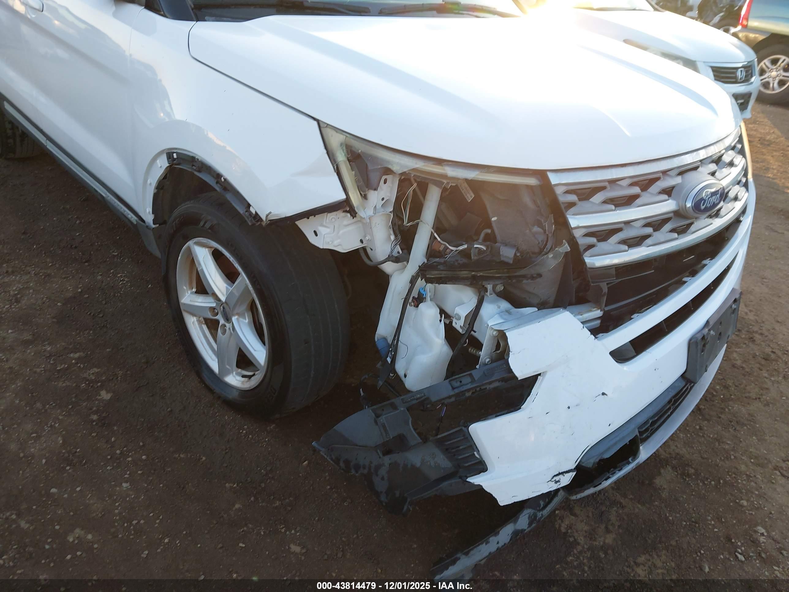 FORD EXPLORER image 6